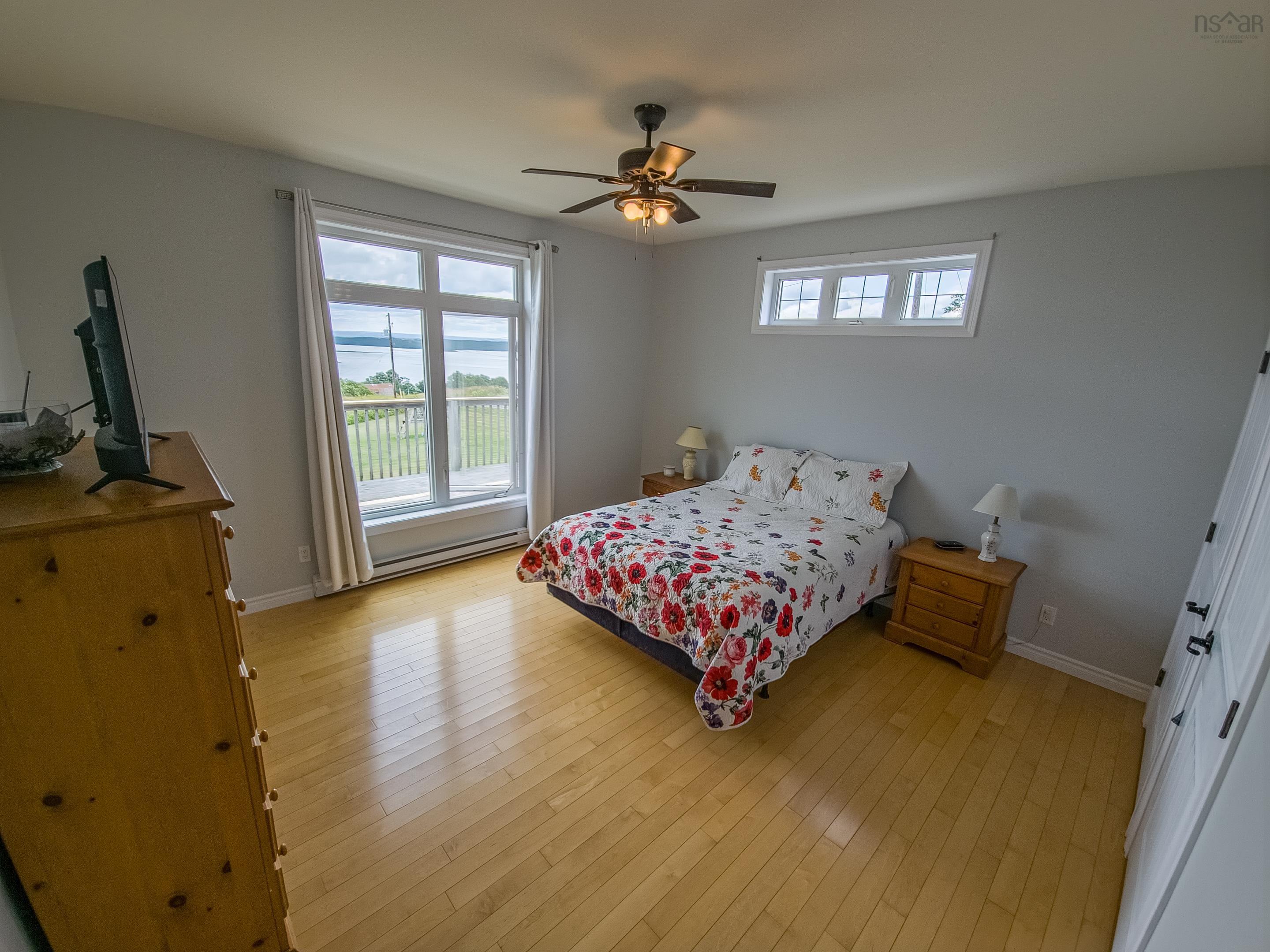 $829,000.00: 92 HAMMER MOUNTAIN Road, Harbour Centre