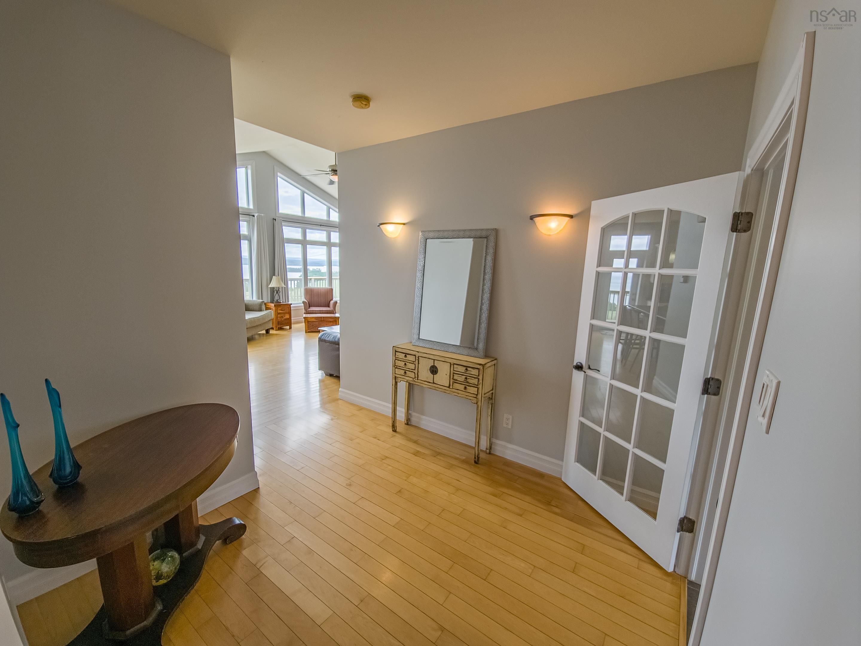 $829,000.00: 92 HAMMER MOUNTAIN Road, Harbour Centre