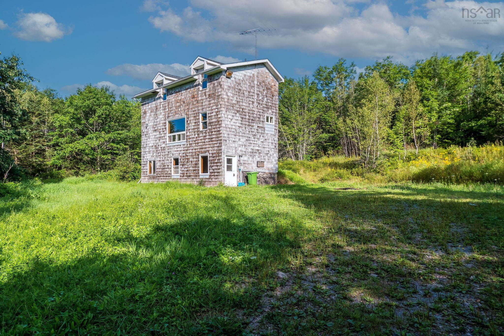$159,900.00: 1763 North River Road, Mosherville