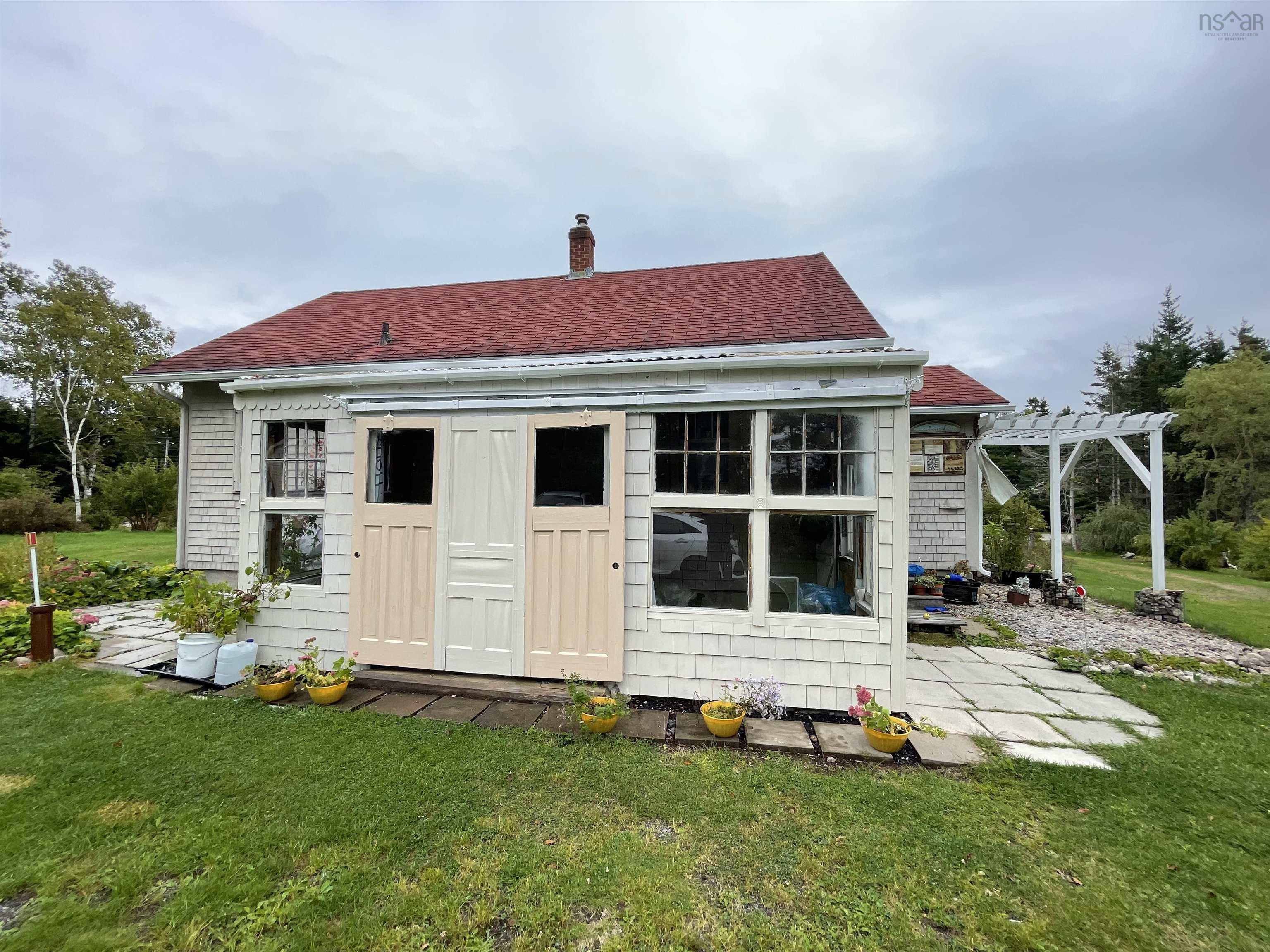 $340,000.00: 7731 Highway 329, East River Point