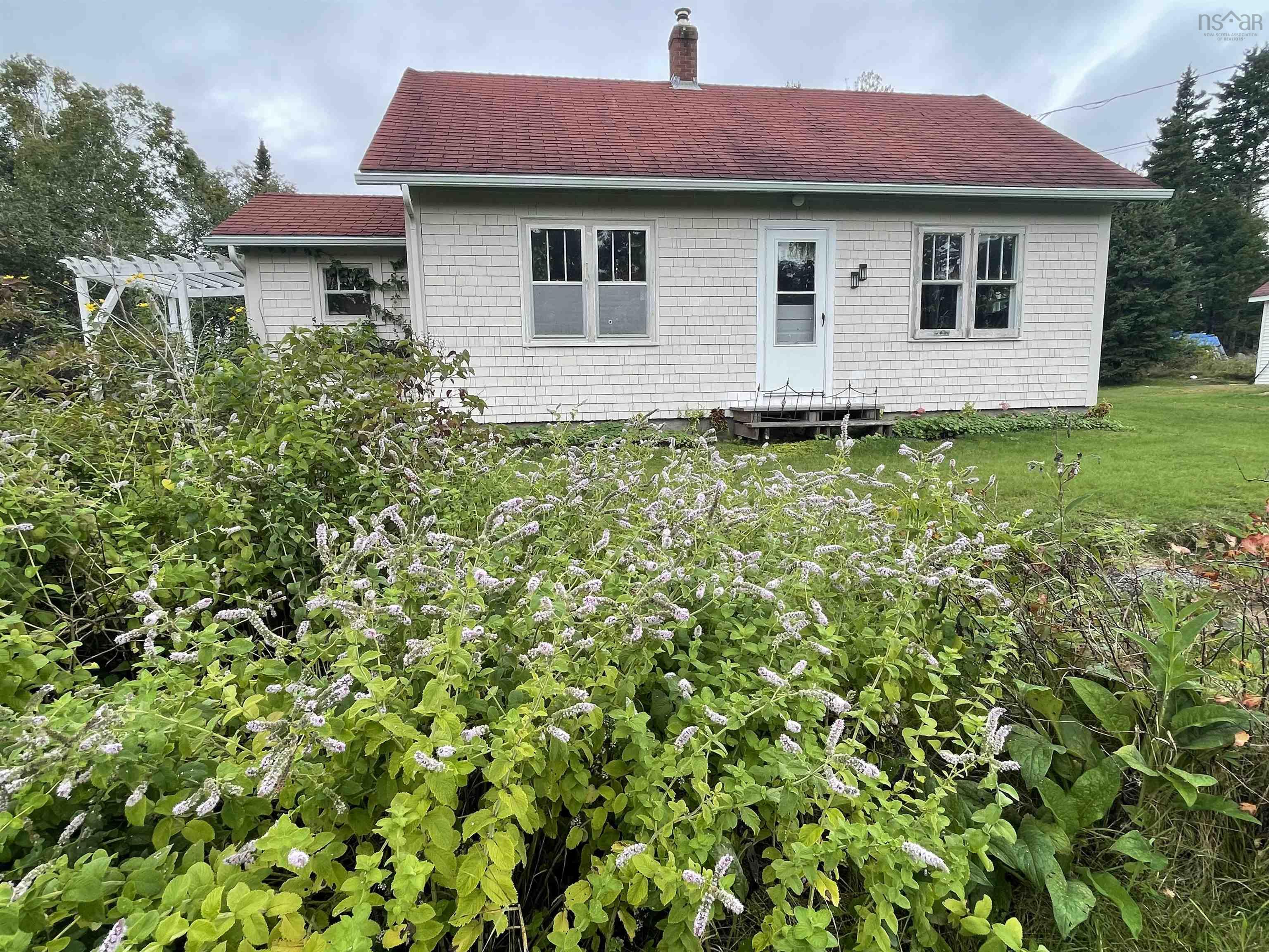 $340,000.00: 7731 Highway 329, East River Point