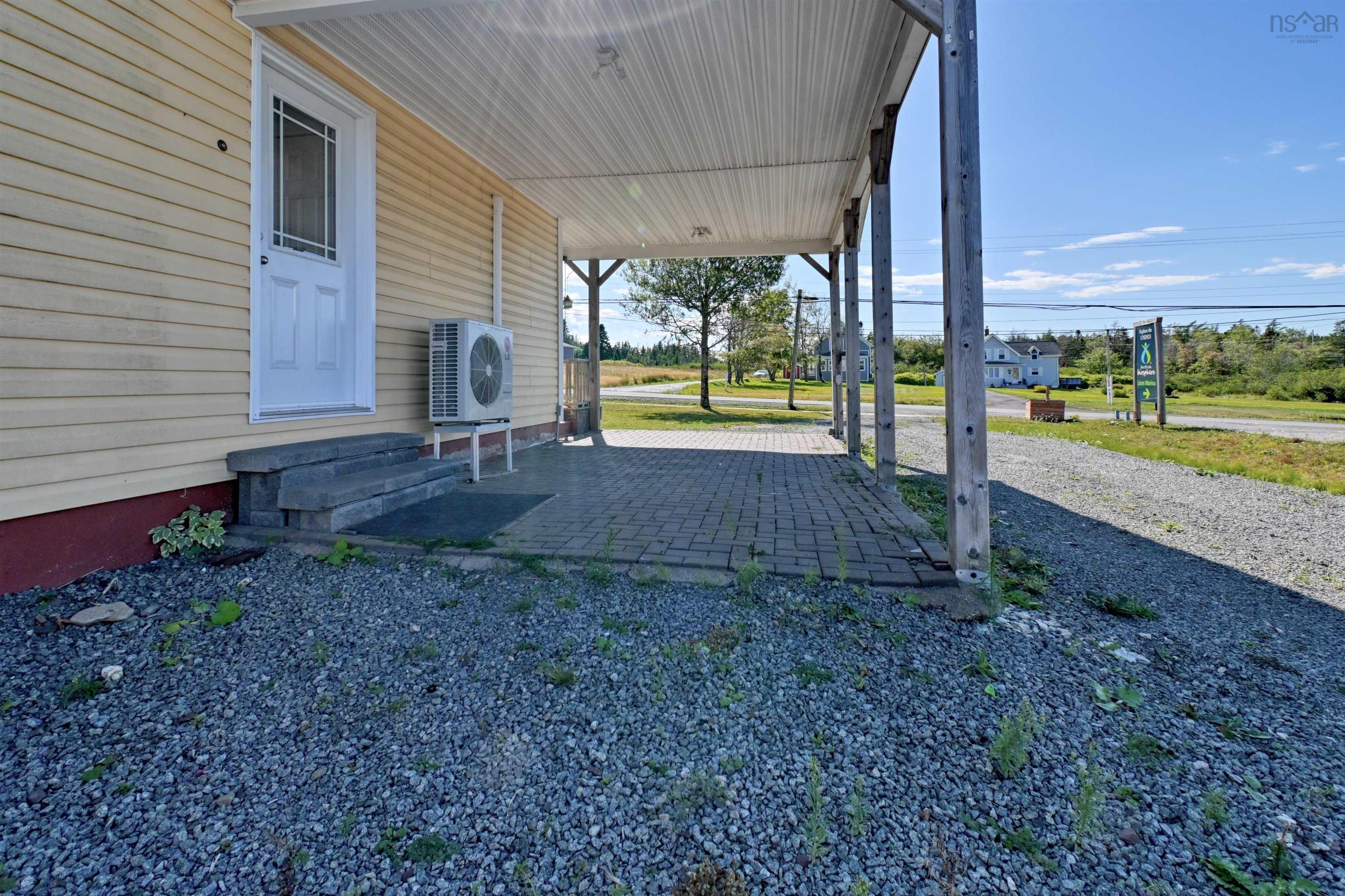 $299,900.00: 9307 Pepperell Street, St. Peter