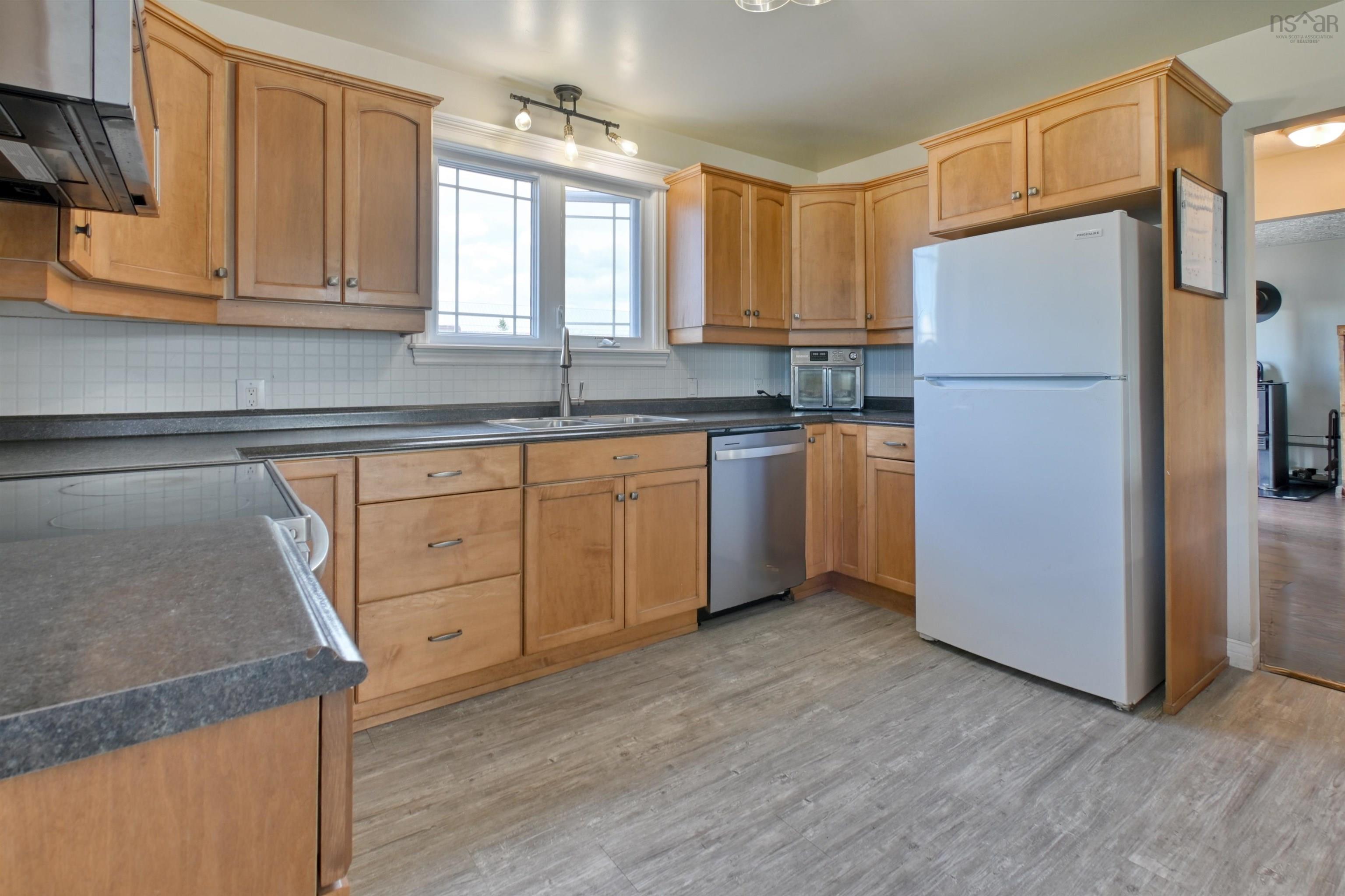 $299,900.00: 9307 Pepperell Street, St. Peter