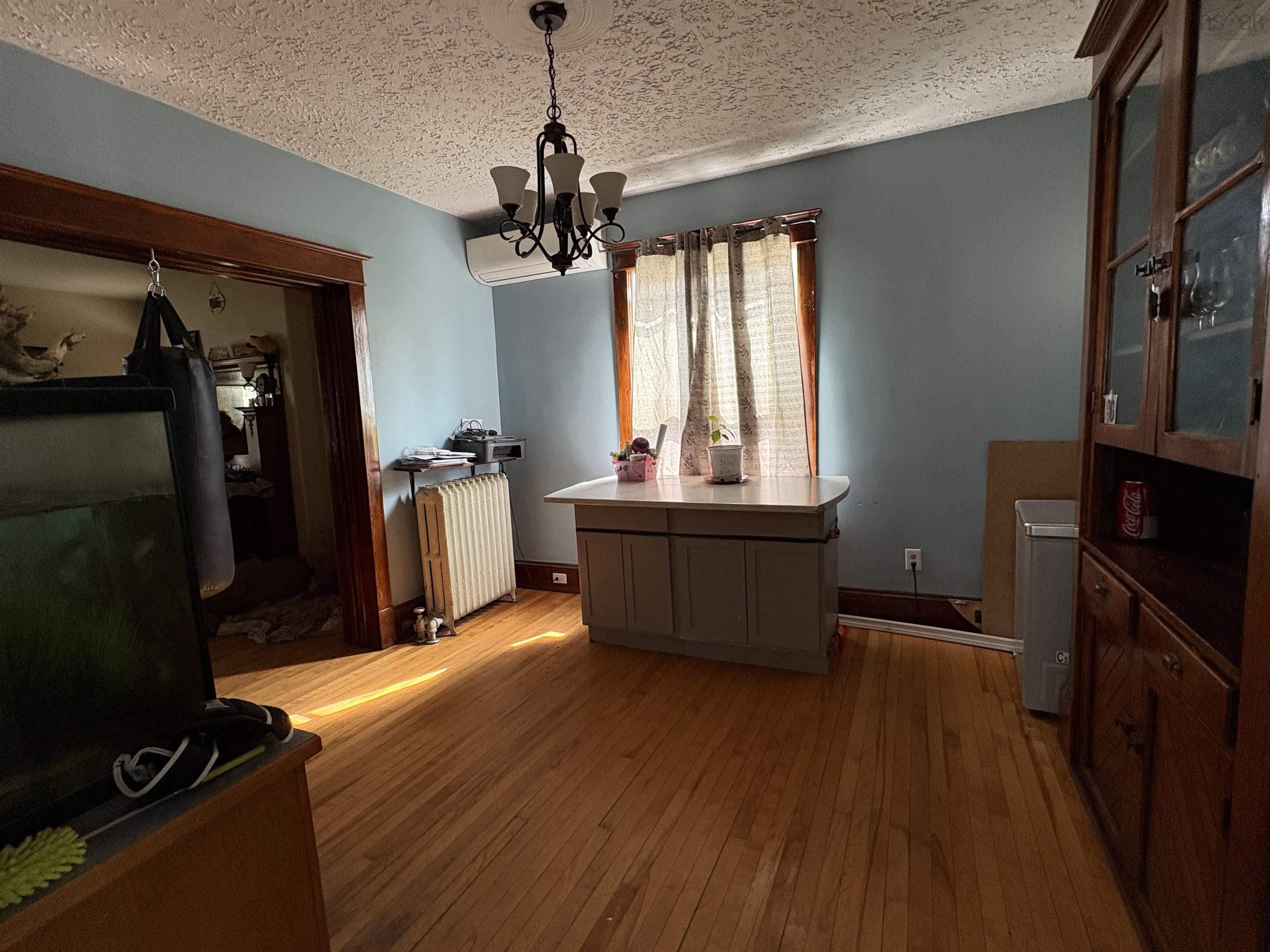 $299,900.00: 11 Victoria Avenue, Stellarton