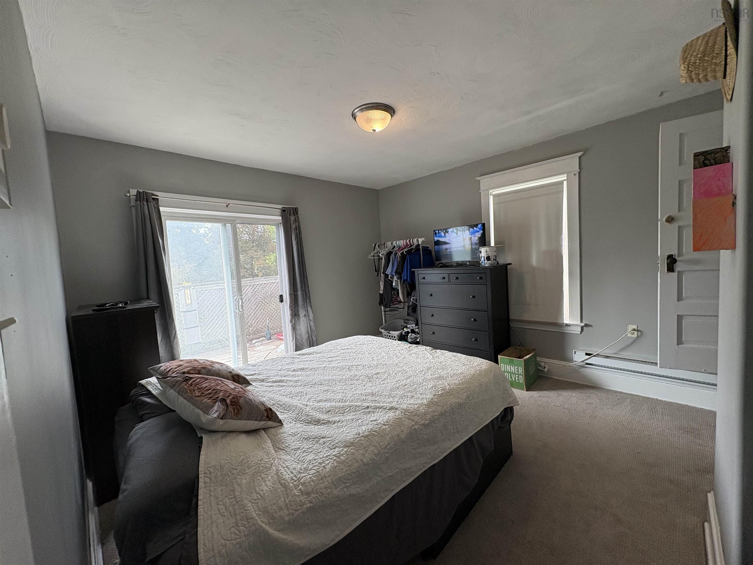 $299,900.00: 11 Victoria Avenue, Stellarton