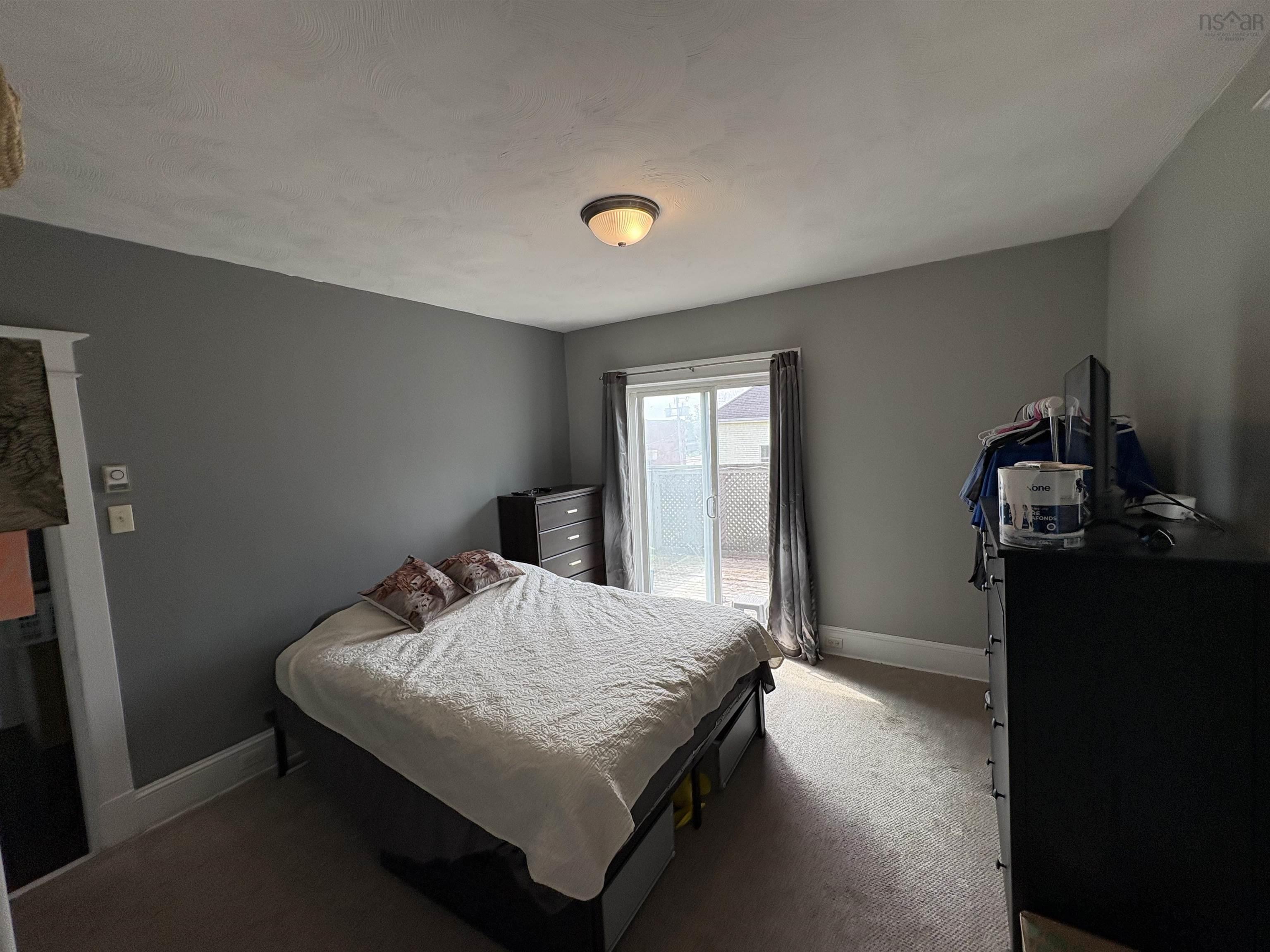 $299,900.00: 11 Victoria Avenue, Stellarton