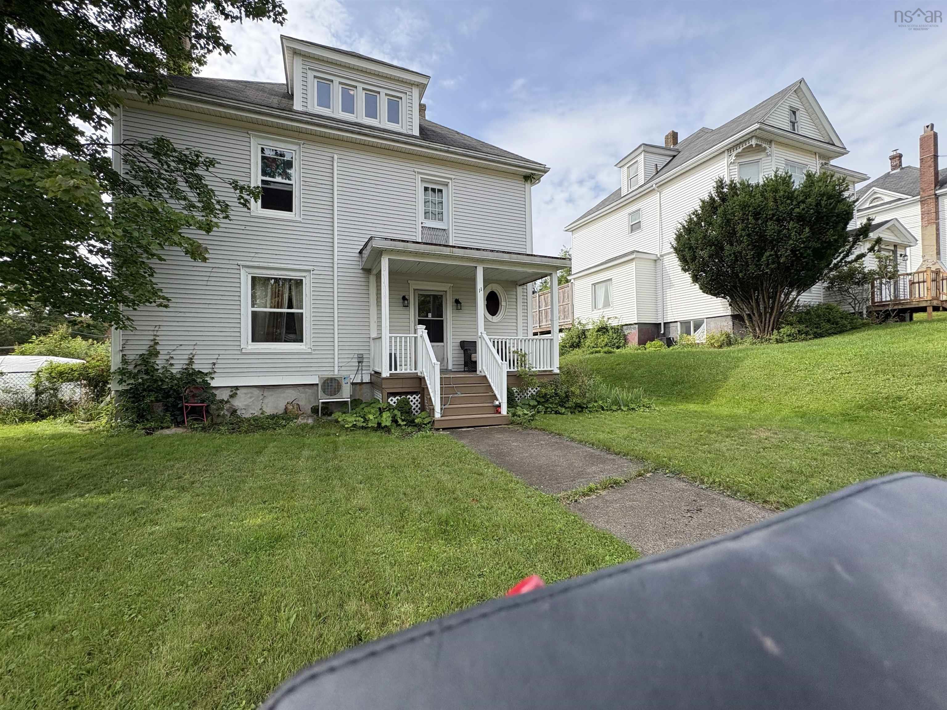 $299,900.00: 11 Victoria Avenue, Stellarton