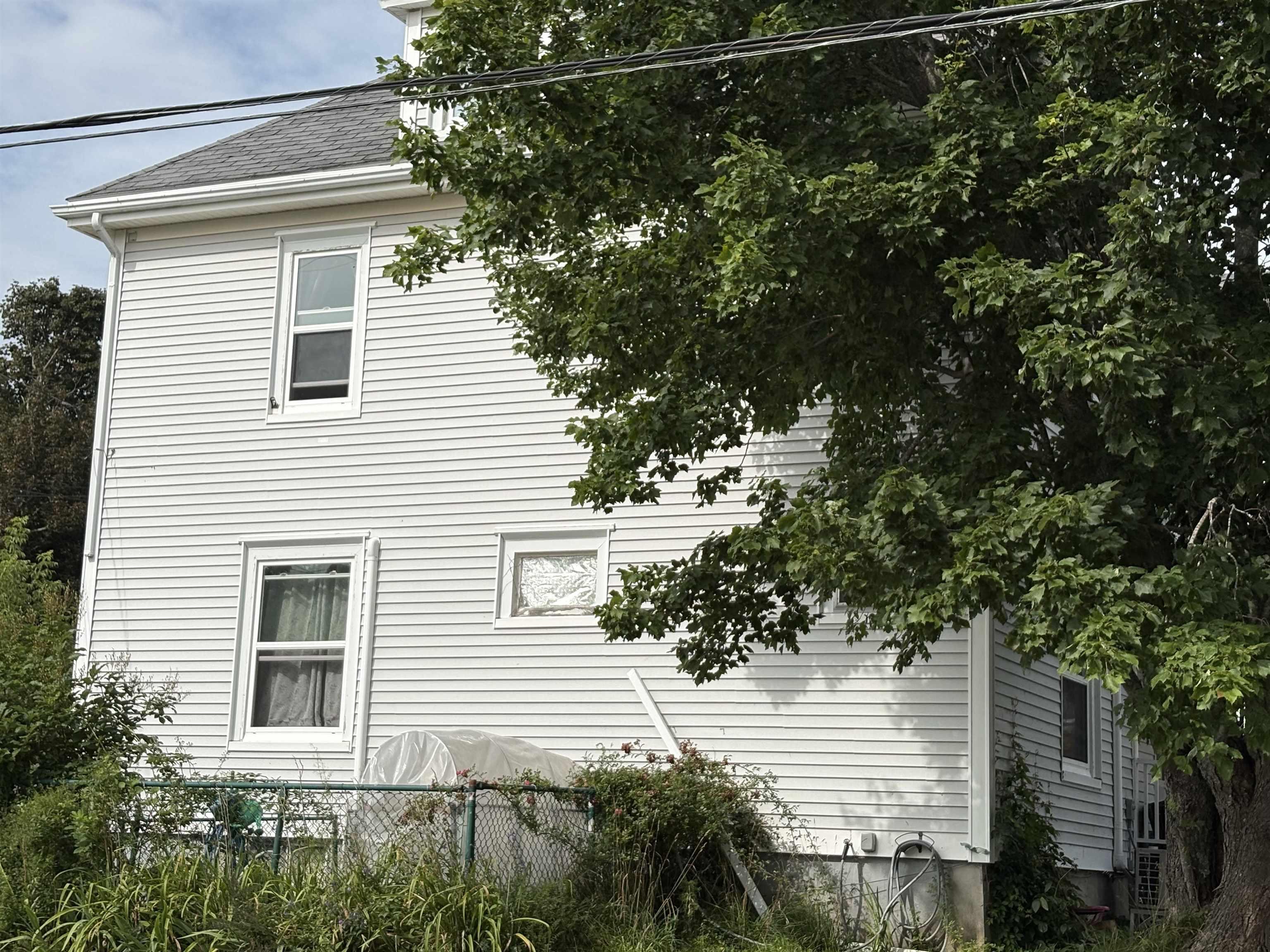 $299,900.00: 11 Victoria Avenue, Stellarton