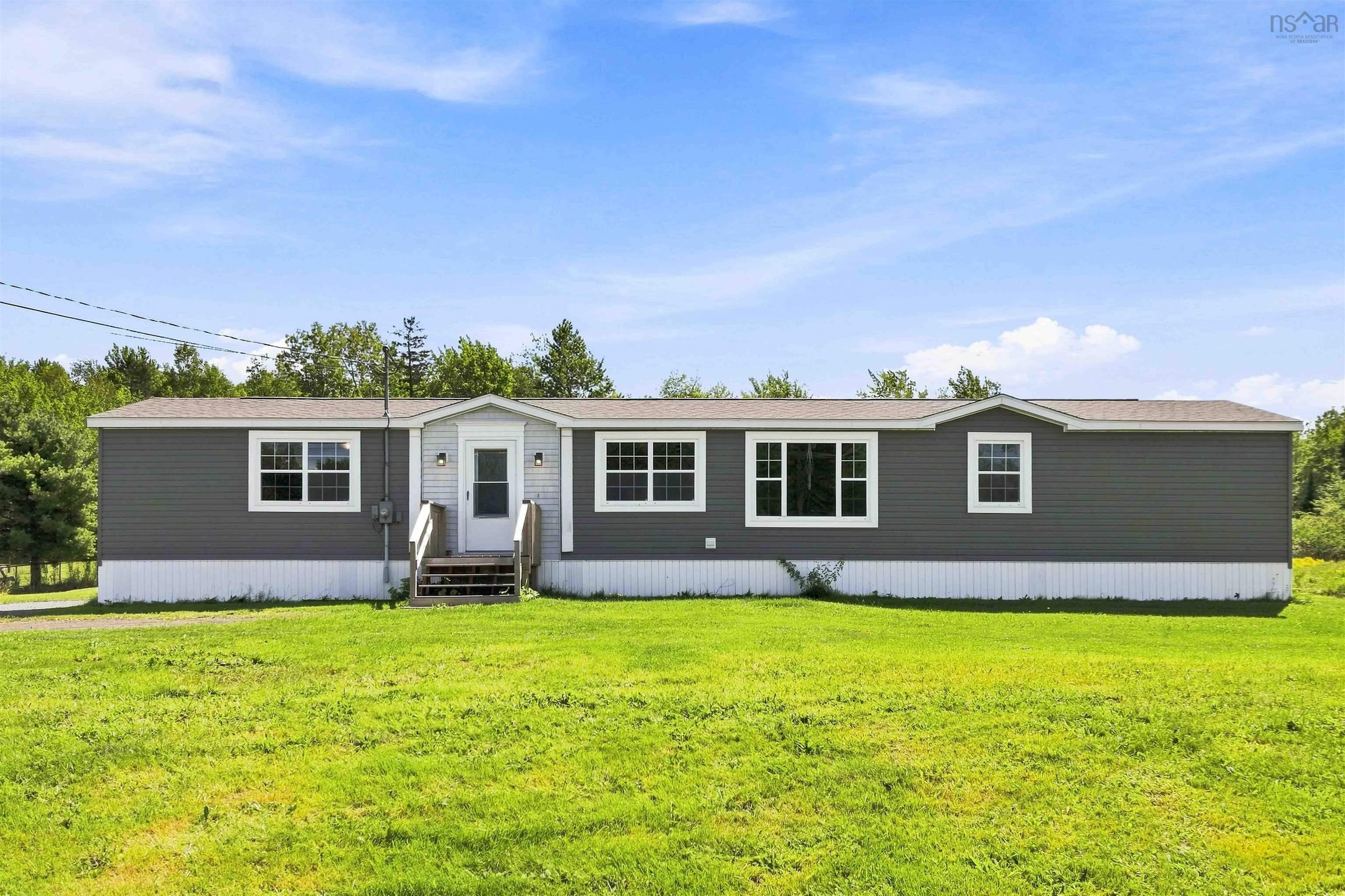 $309,900.00: 20533 Highway 2, Shubenacadie East