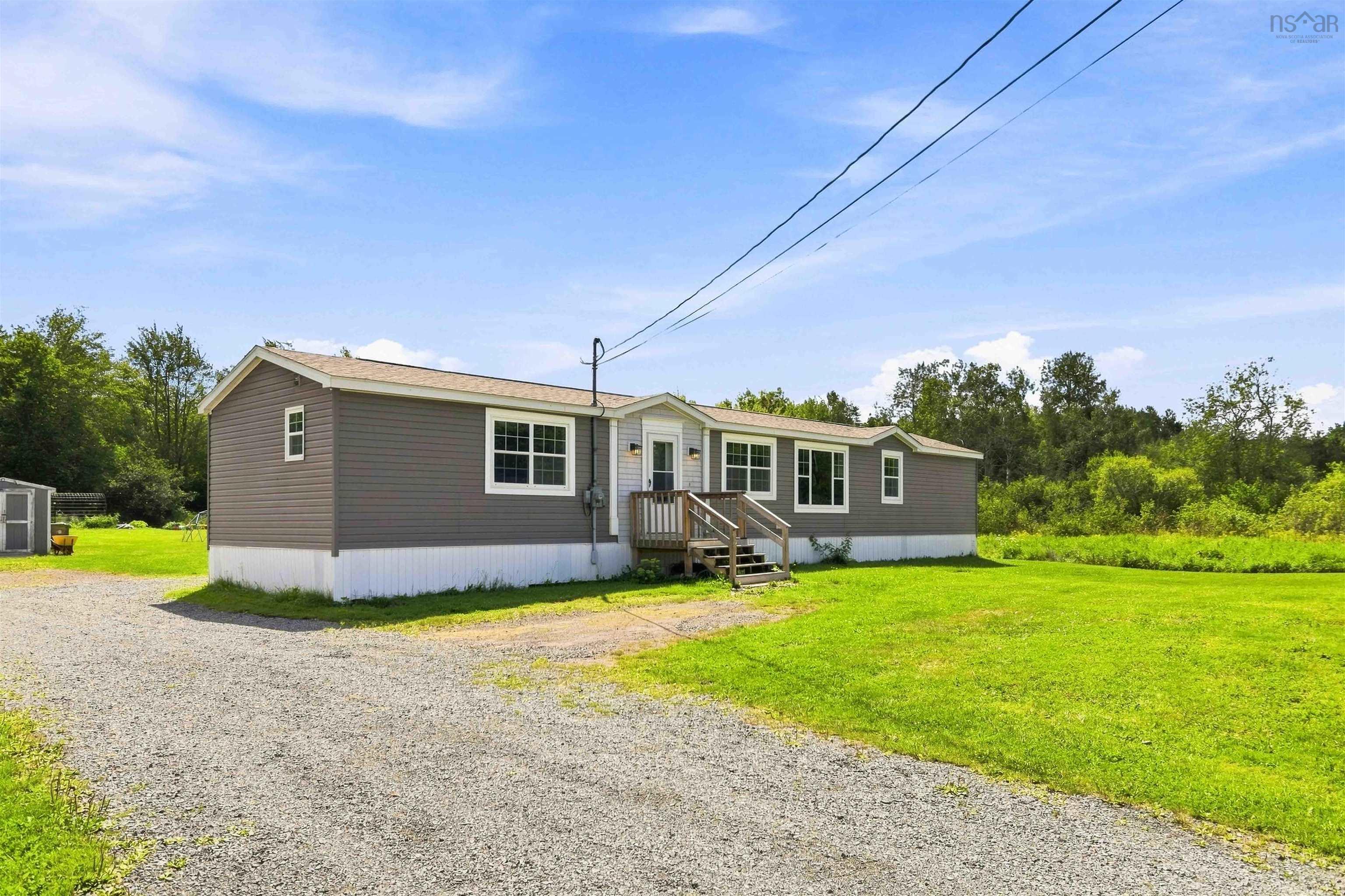 $309,900.00: 20533 Highway 2, Shubenacadie East