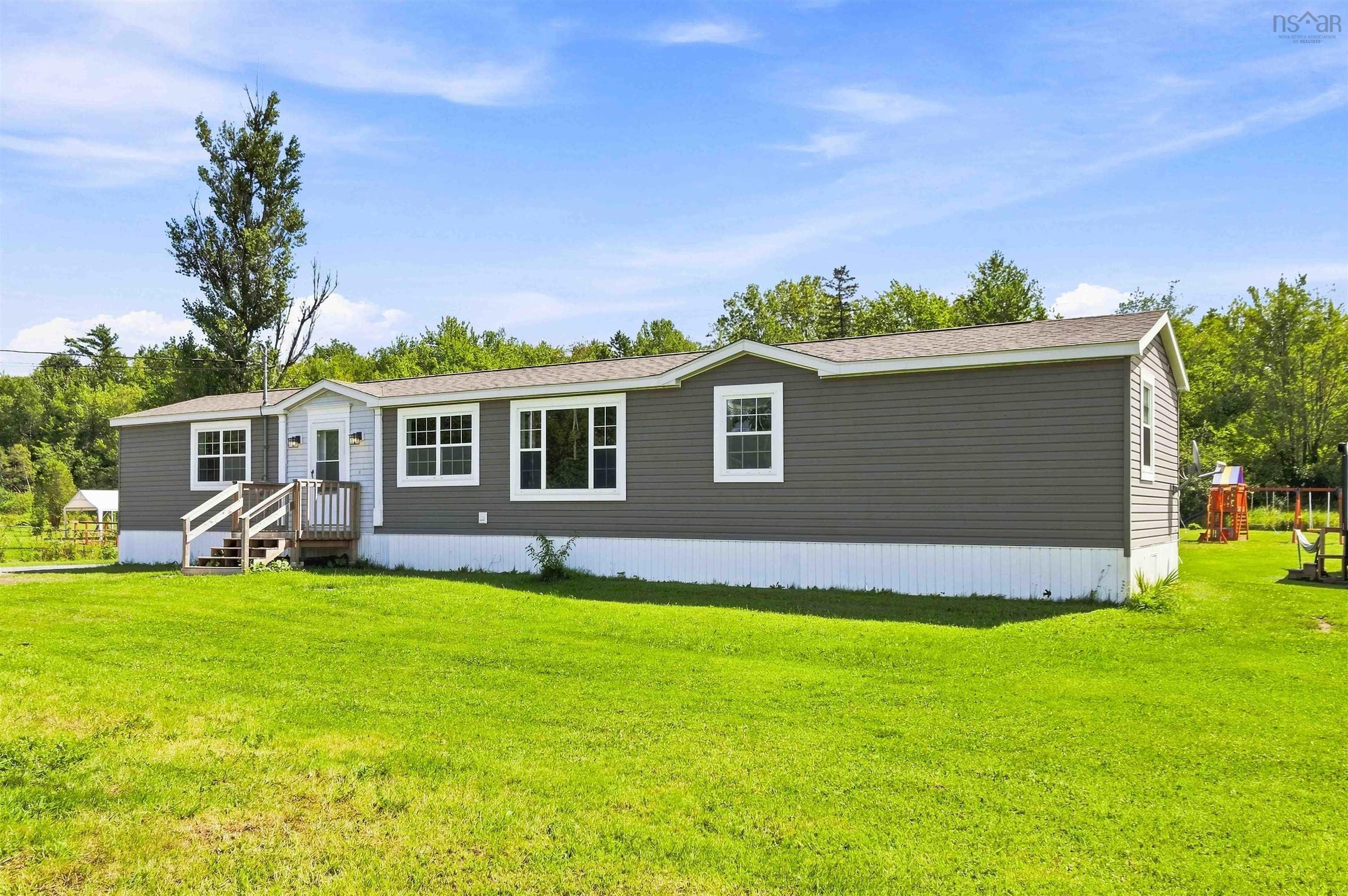 $309,900.00: 20533 Highway 2, Shubenacadie East