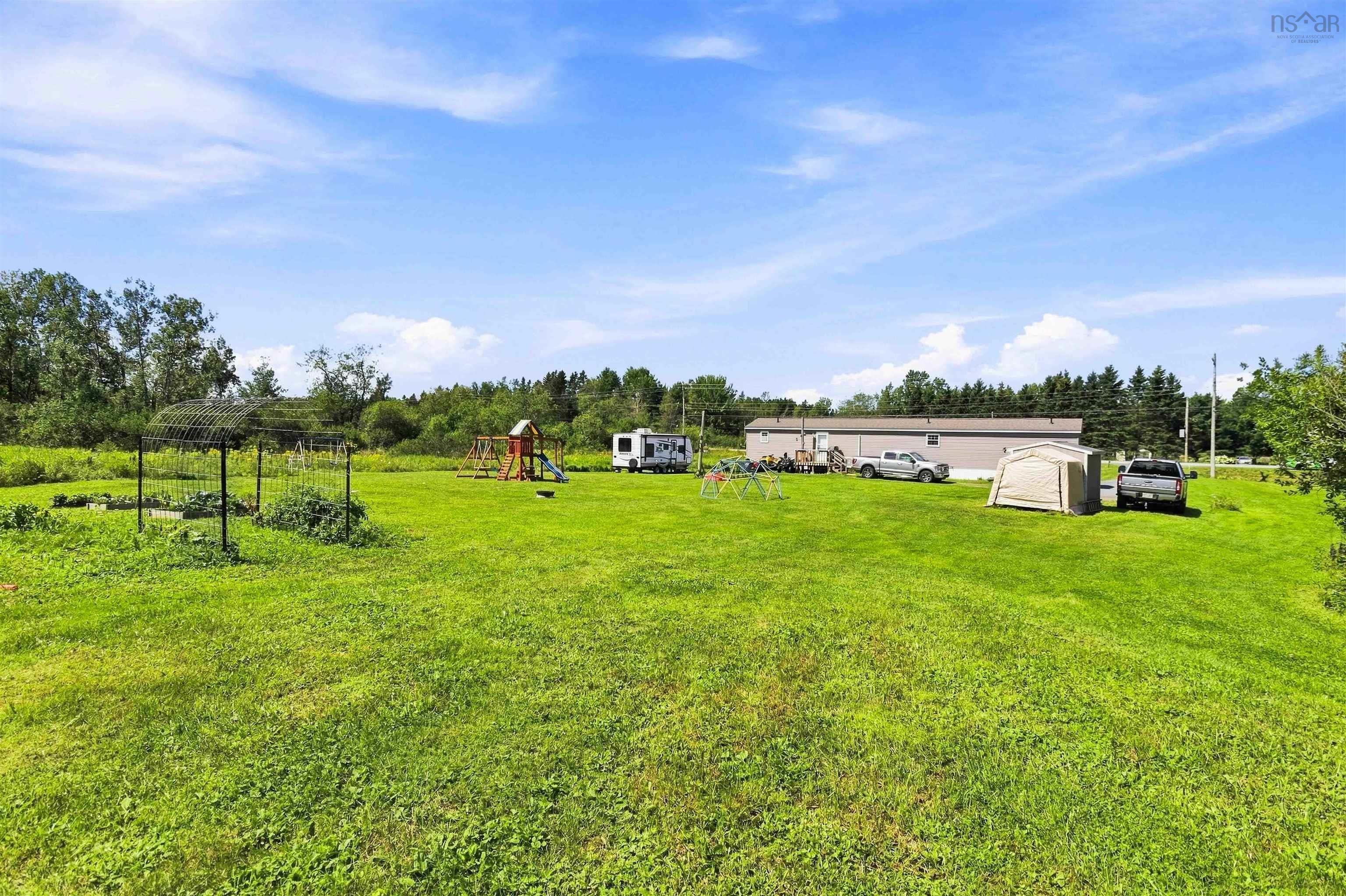 $309,900.00: 20533 Highway 2, Shubenacadie East