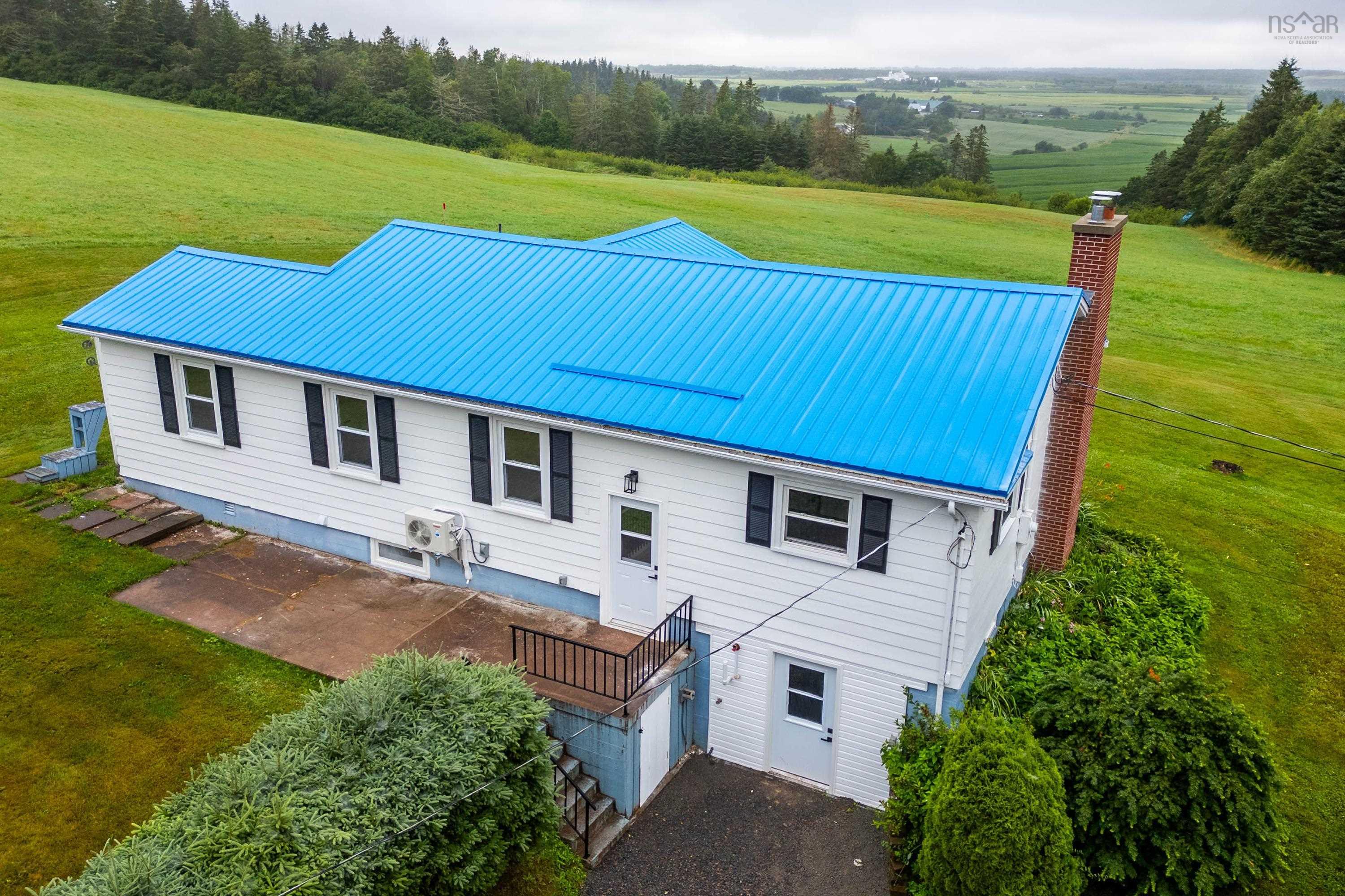 $399,000.00: 18785 Highway 2, Fenwick