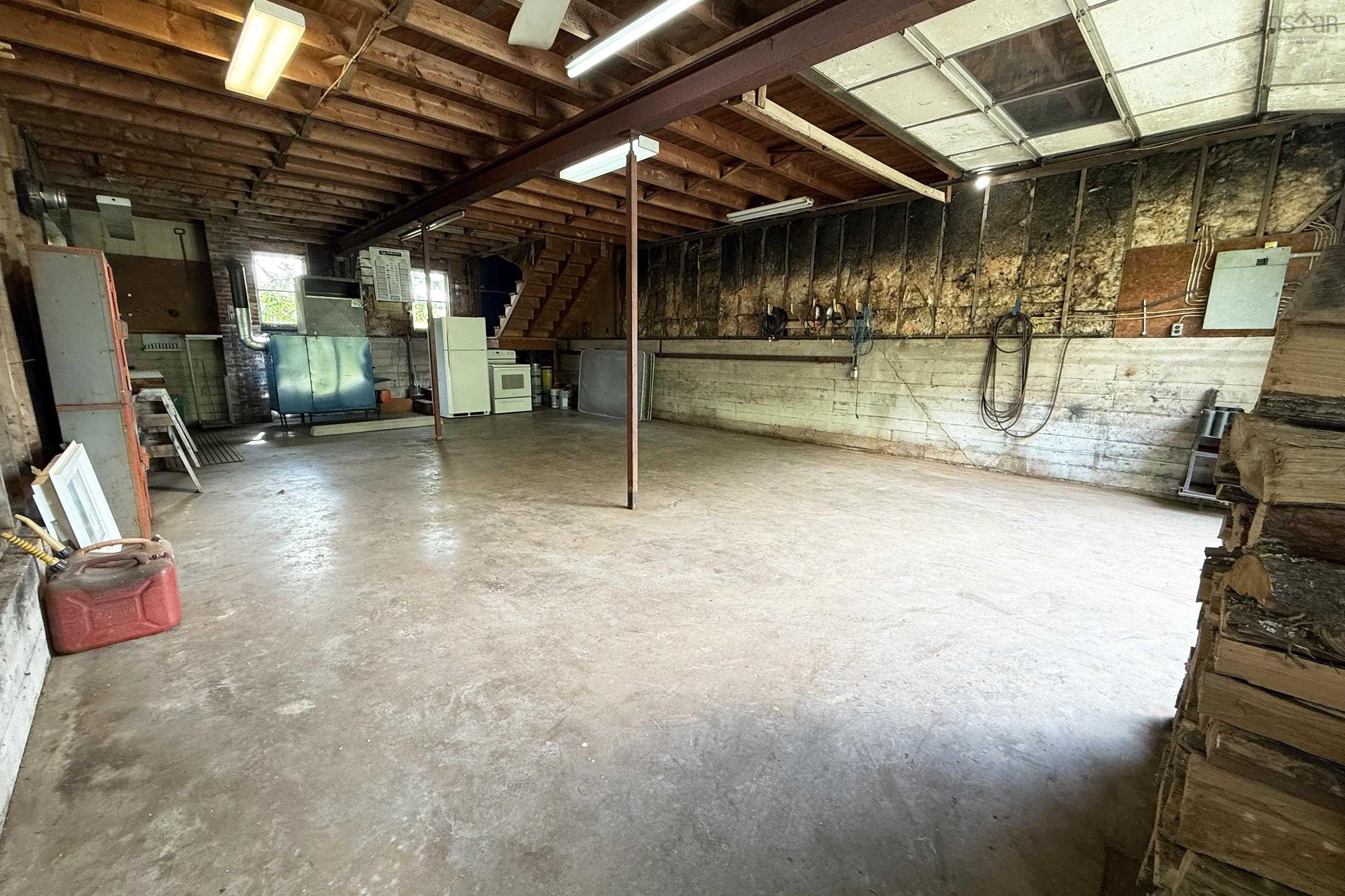 $399,000.00: 18785 Highway 2, Fenwick