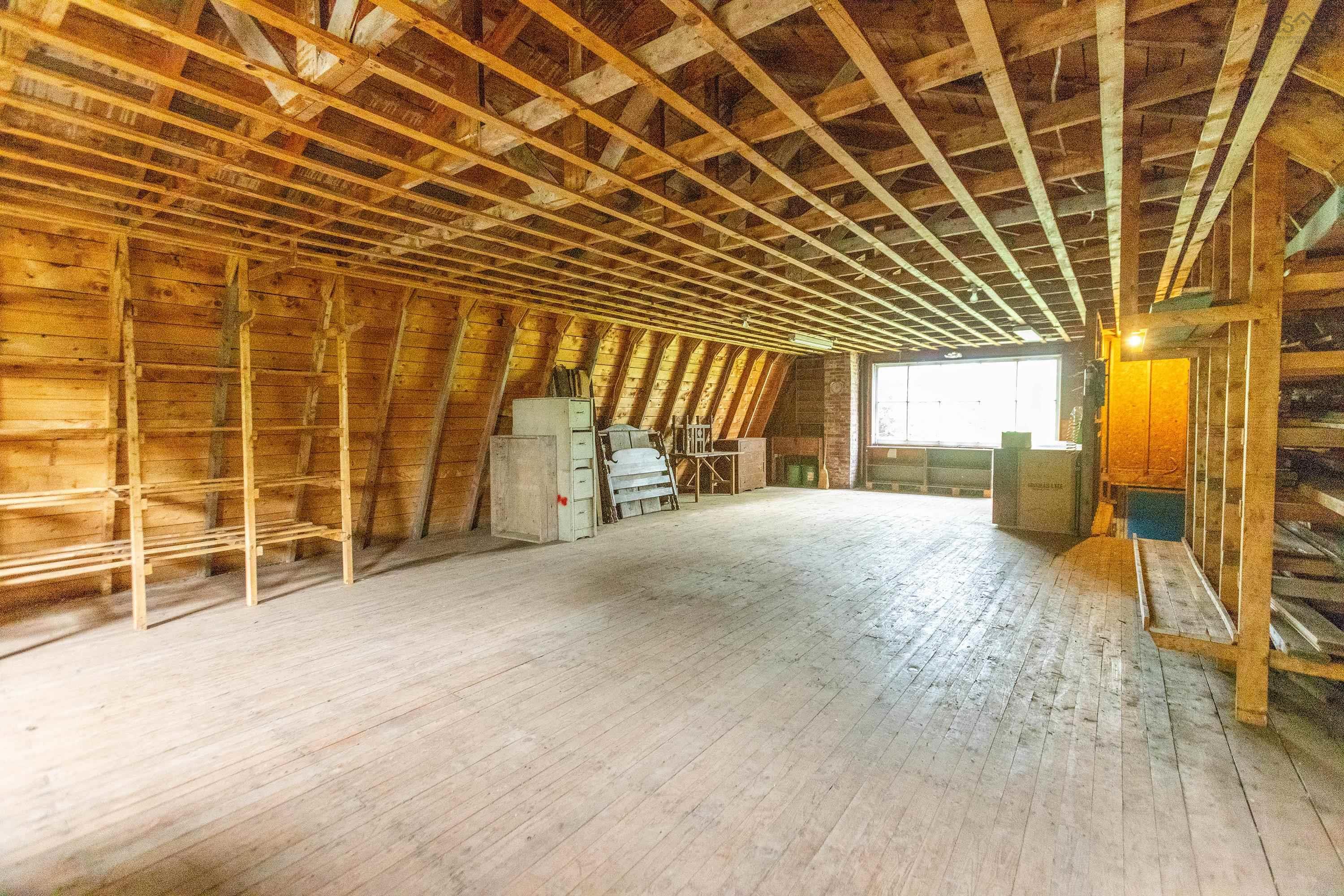 $399,000.00: 18785 Highway 2, Fenwick