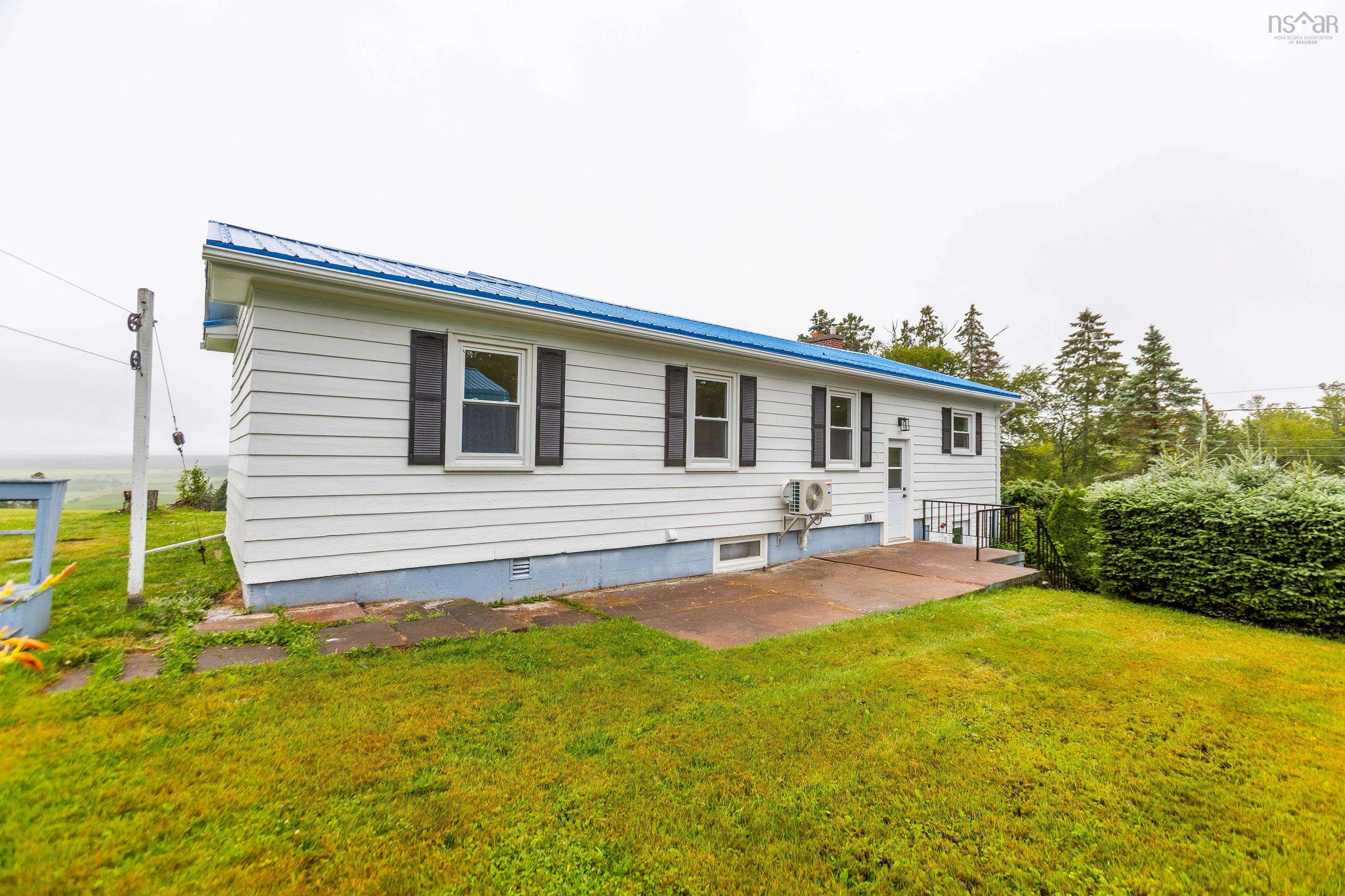 $399,000.00: 18785 Highway 2, Fenwick