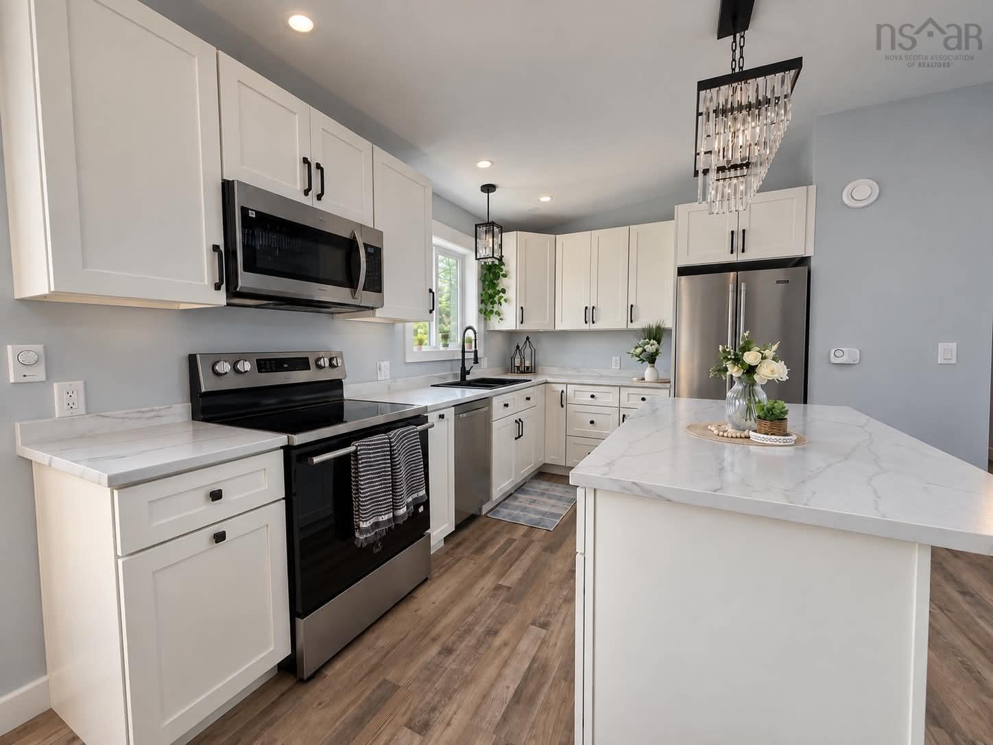 $369,900.00: 35 First Court, Valley