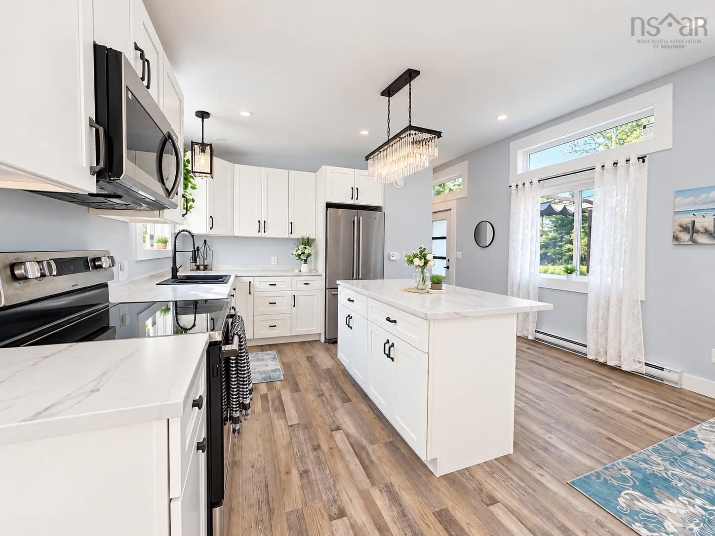 $369,900.00: 35 First Court, Valley
