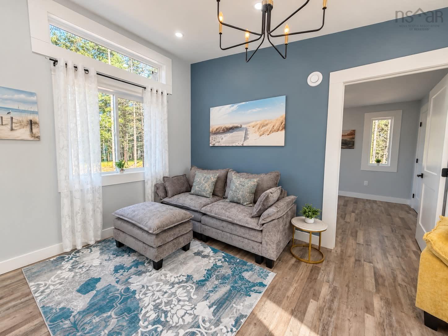 $369,900.00: 35 First Court, Valley