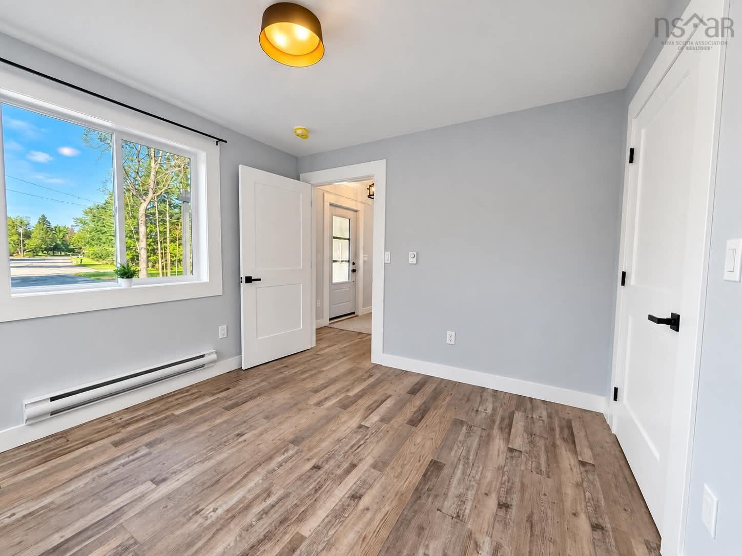 $369,900.00: 35 First Court, Valley