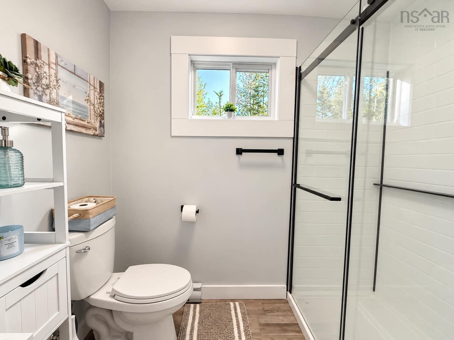 $369,900.00: 35 First Court, Valley