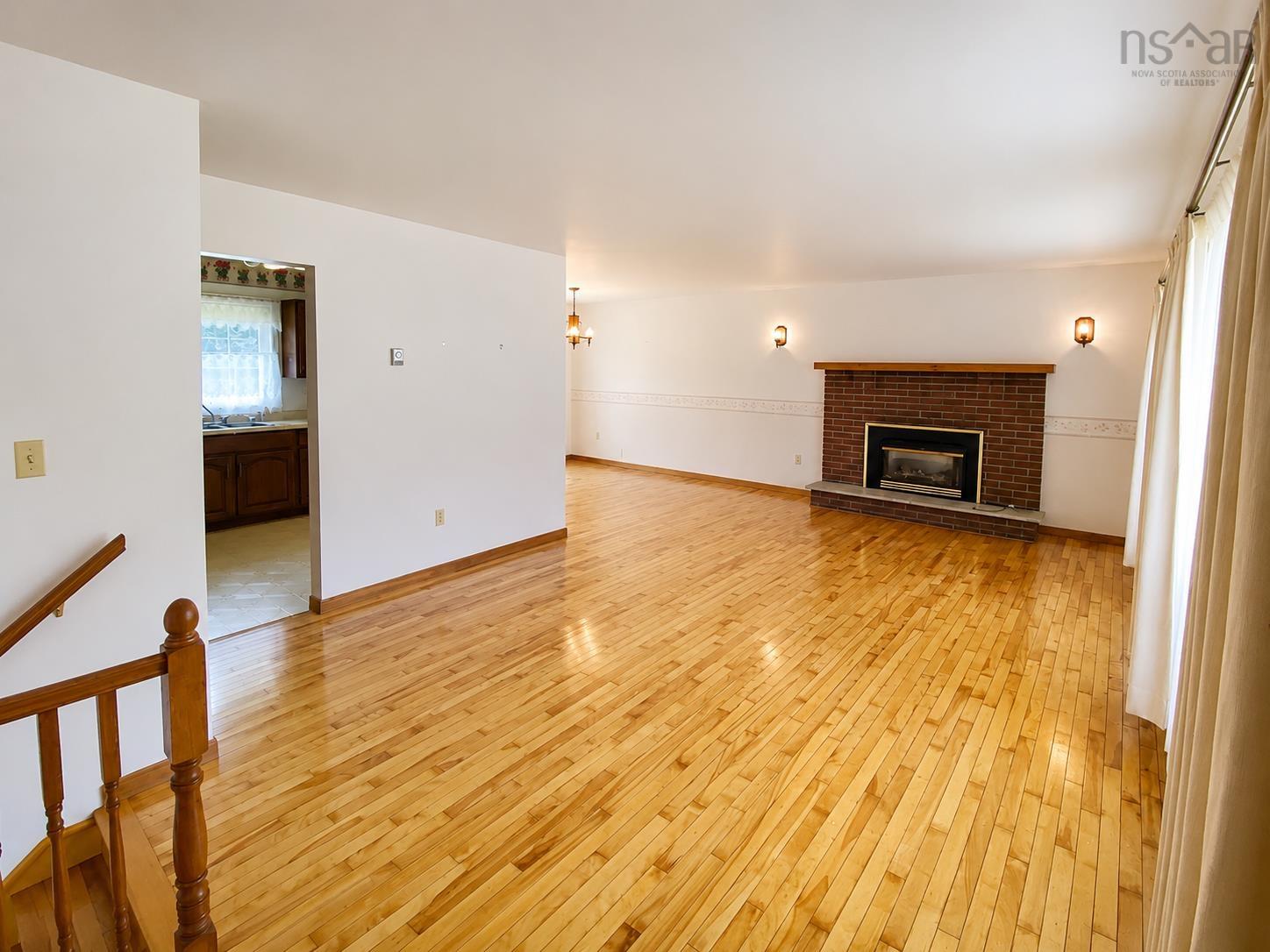 $349,900.00: 8 Victoria Hill, Westmount