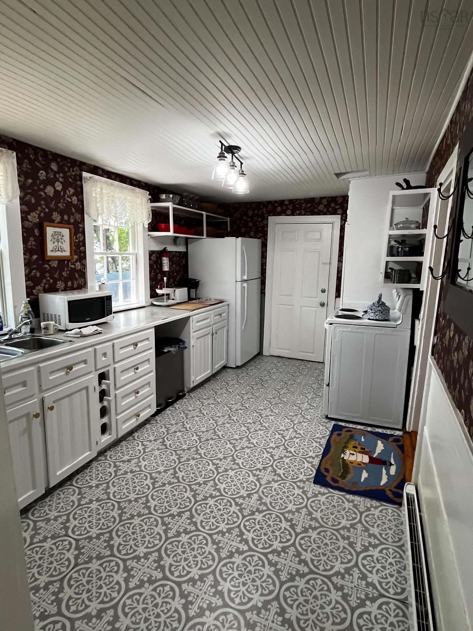 $279,000.00: 172 Water Street, Shelburne