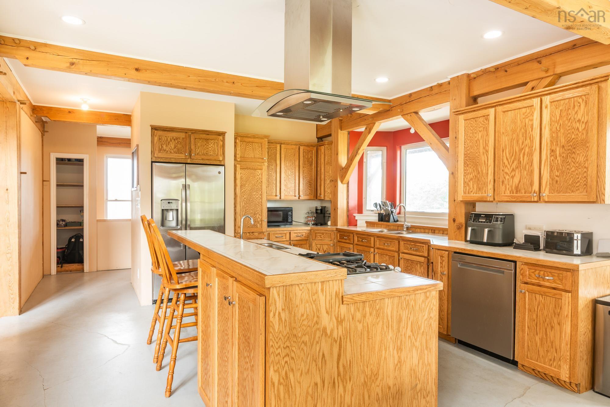 $1,250,000.00: 47 Pats Boulevard, Sutherlands Lake