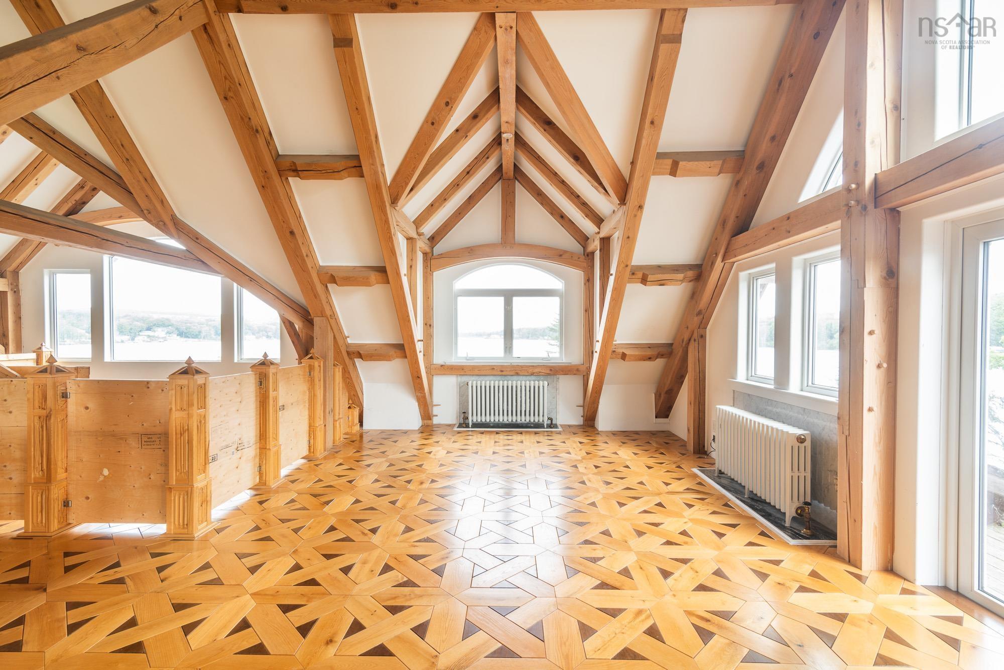 $1,250,000.00: 47 Pats Boulevard, Sutherlands Lake