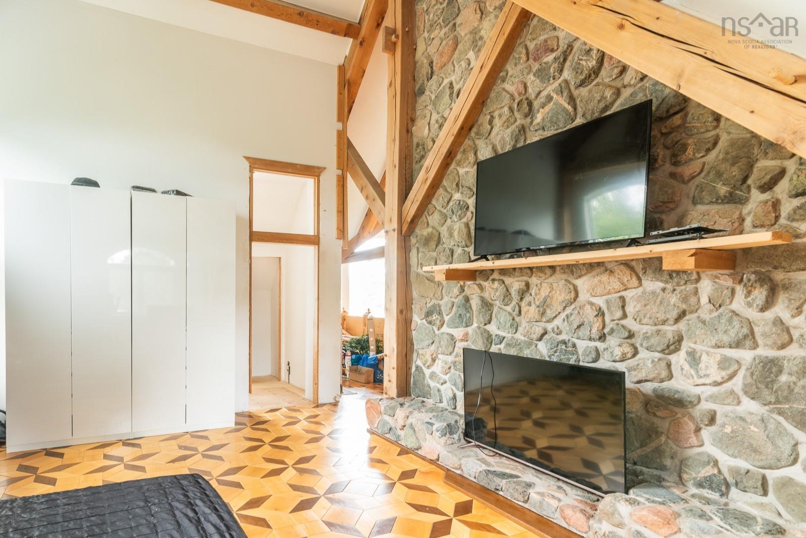 $1,250,000.00: 47 Pats Boulevard, Sutherlands Lake