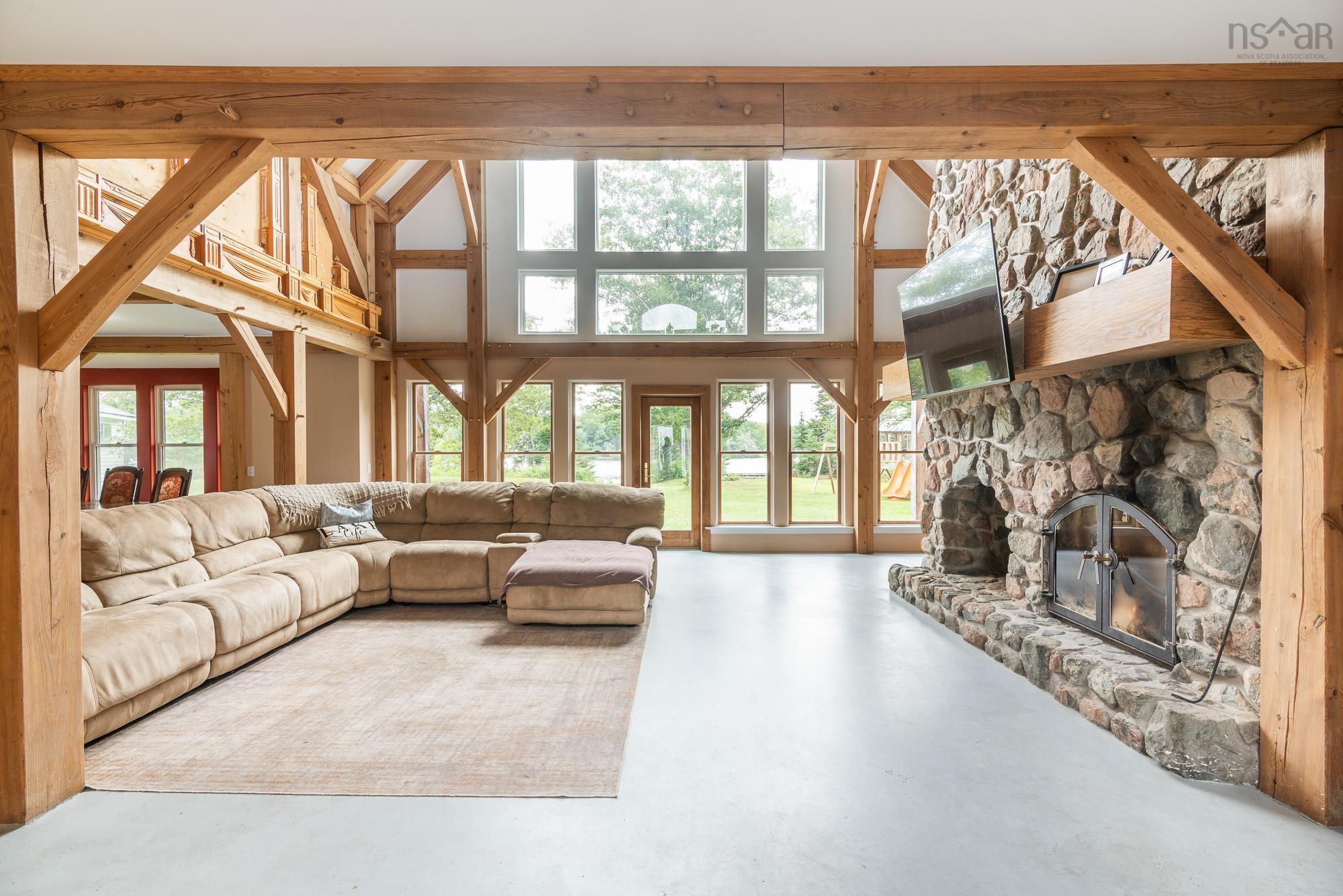 $1,250,000.00: 47 Pats Boulevard, Sutherlands Lake