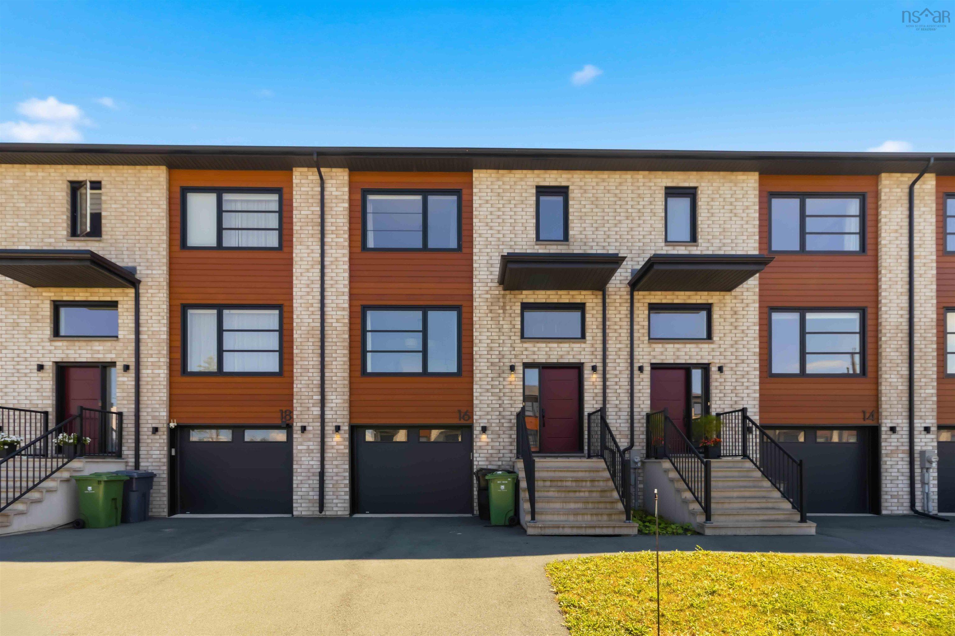 $524,999.00: 16 Glenn Drive, Lantz