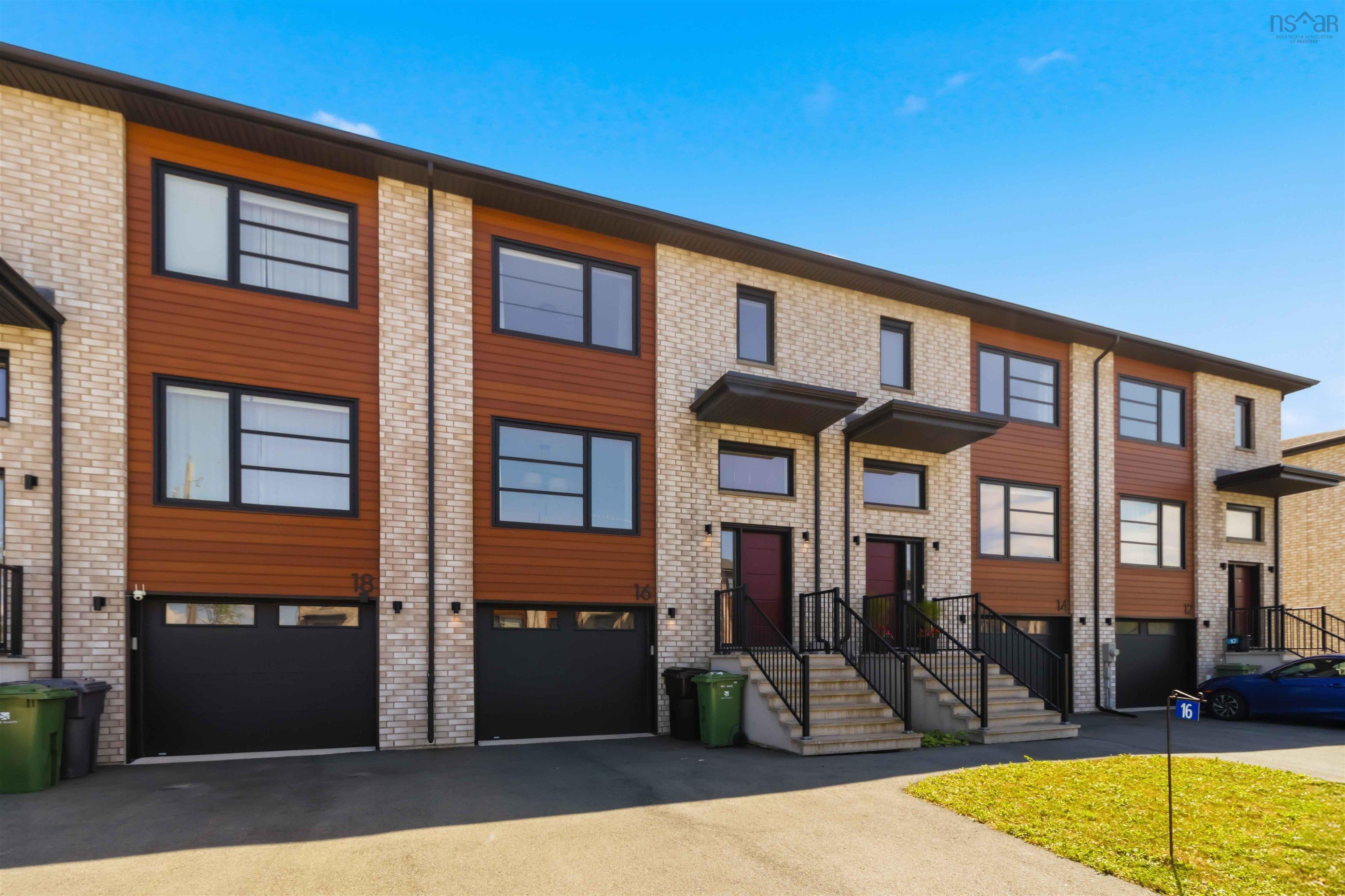 $524,999.00: 16 Glenn Drive, Lantz
