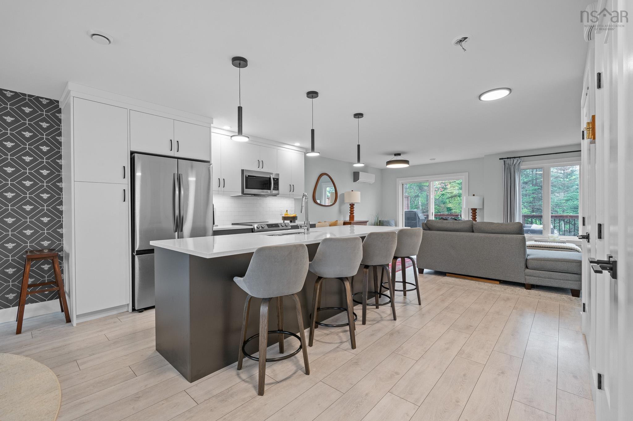 $524,999.00: 16 Glenn Drive, Lantz