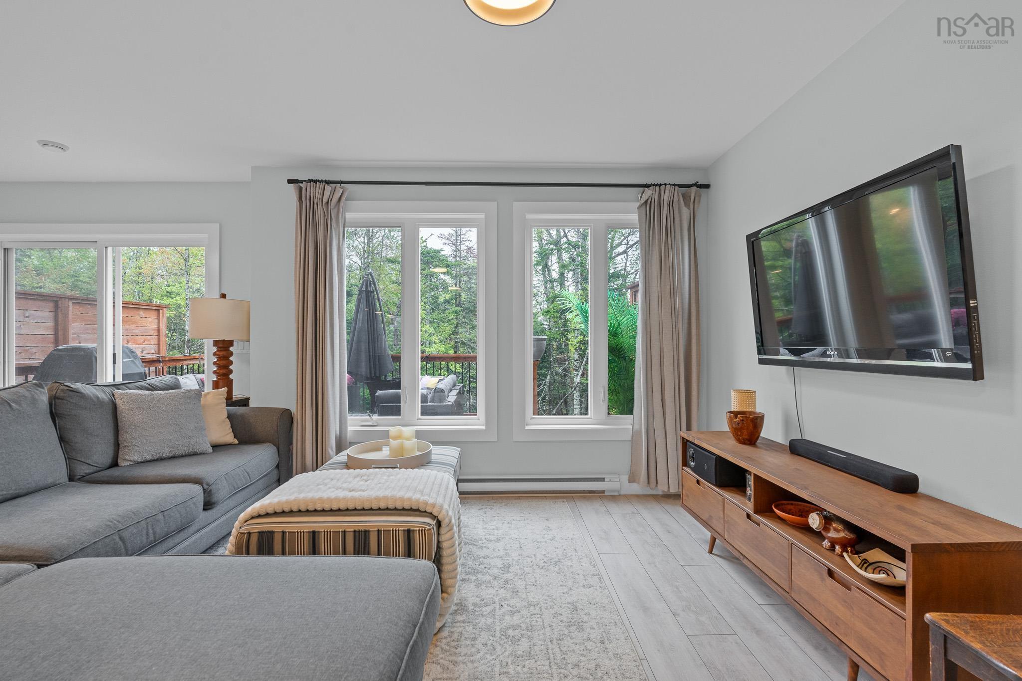 $524,999.00: 16 Glenn Drive, Lantz
