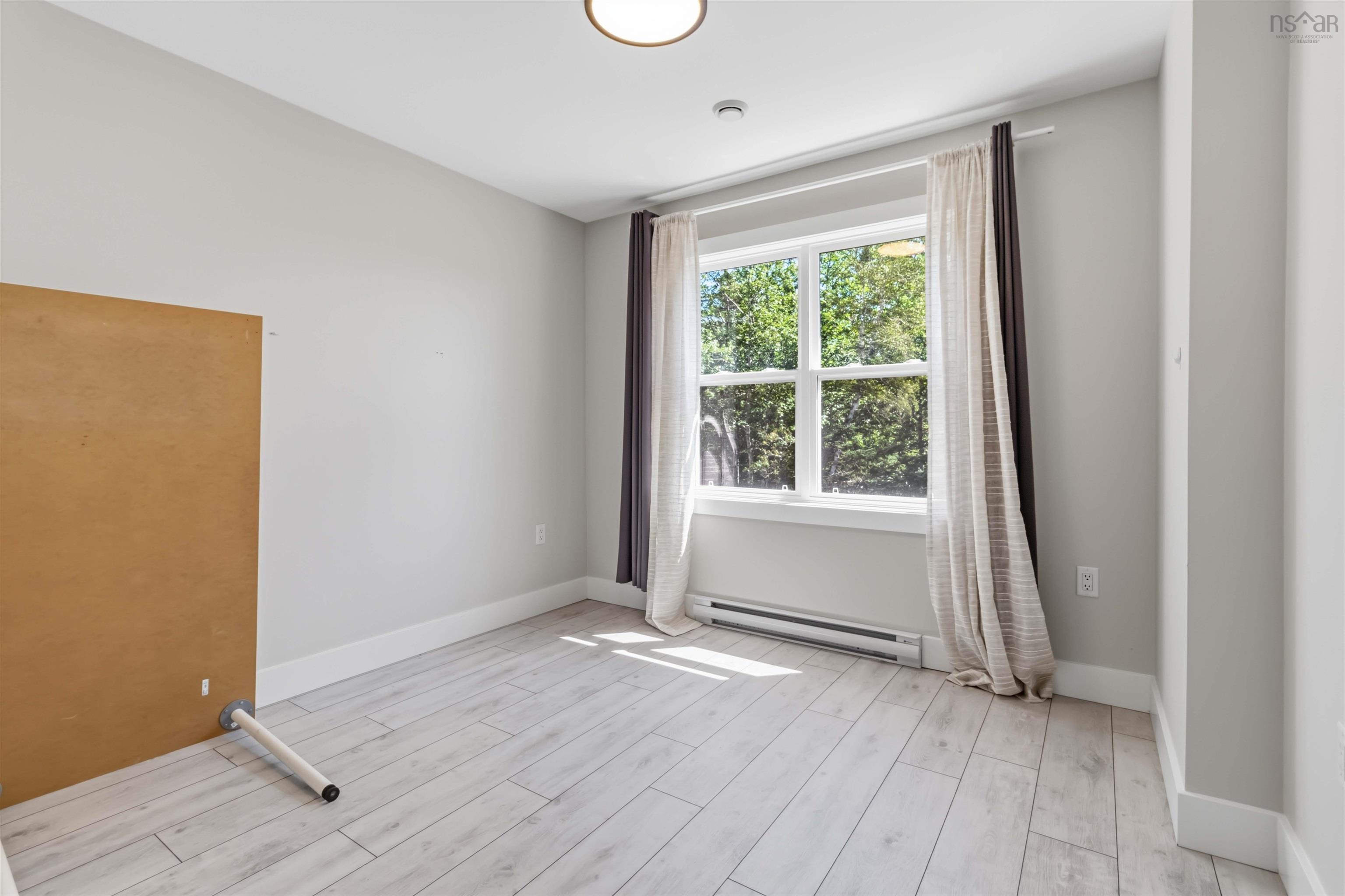 $524,999.00: 16 Glenn Drive, Lantz