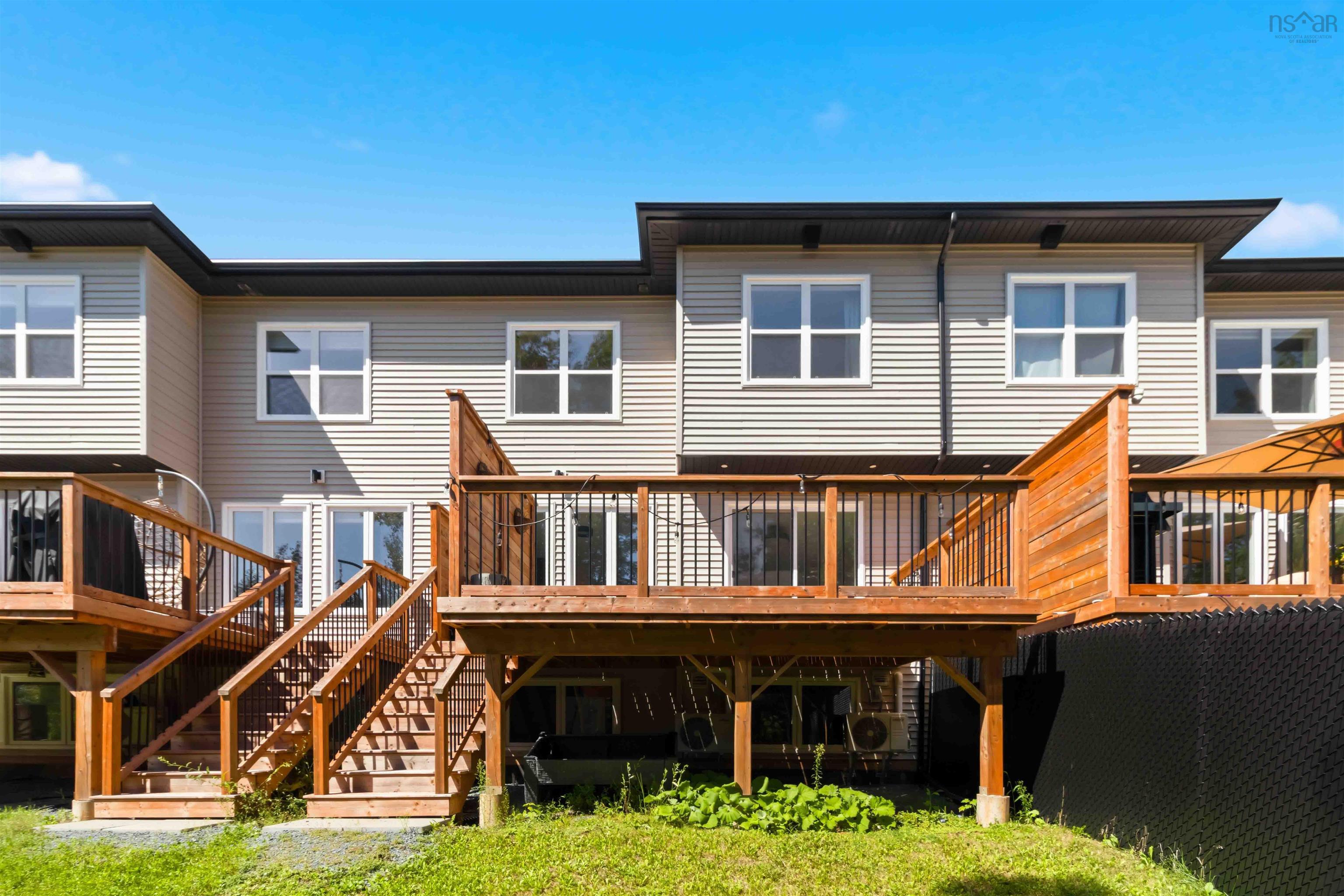 $524,999.00: 16 Glenn Drive, Lantz