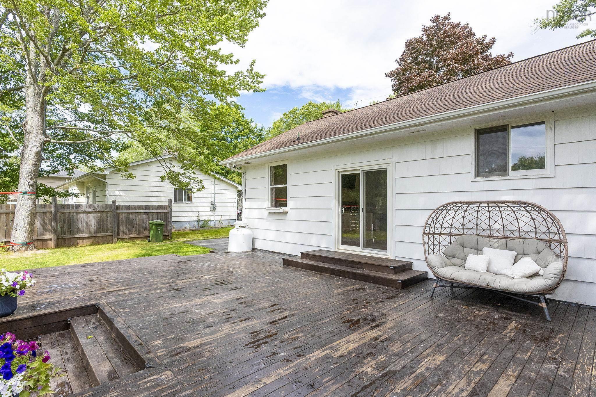 $349,900.00: 7 Oakland Oakland Drive, Middleton Drive, Middleton