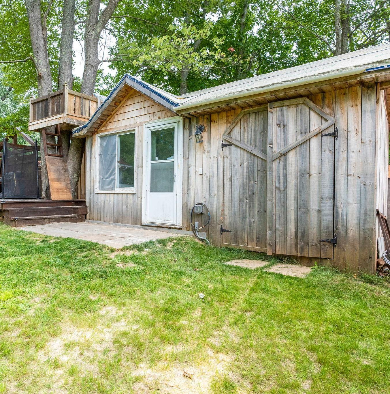 $349,900.00: 7 Oakland Oakland Drive, Middleton Drive, Middleton