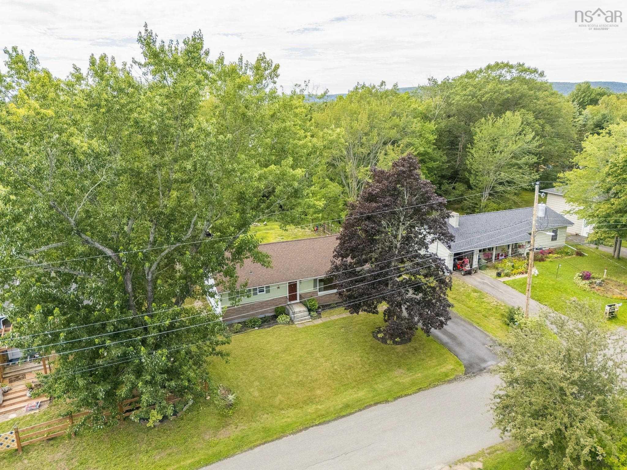 $349,900.00: 7 Oakland Oakland Drive, Middleton Drive, Middleton