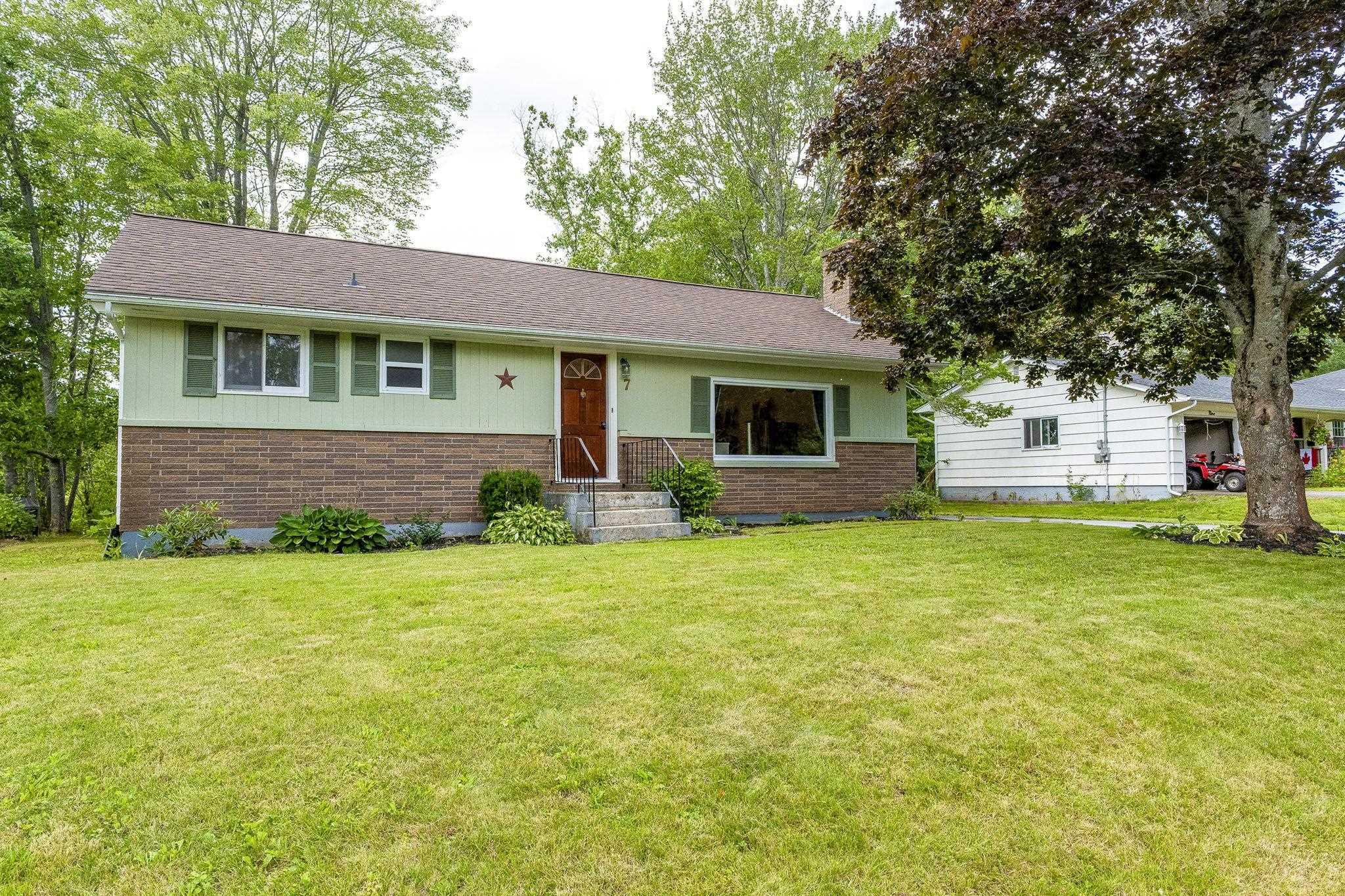 $349,900.00: 7 Oakland Oakland Drive, Middleton Drive, Middleton