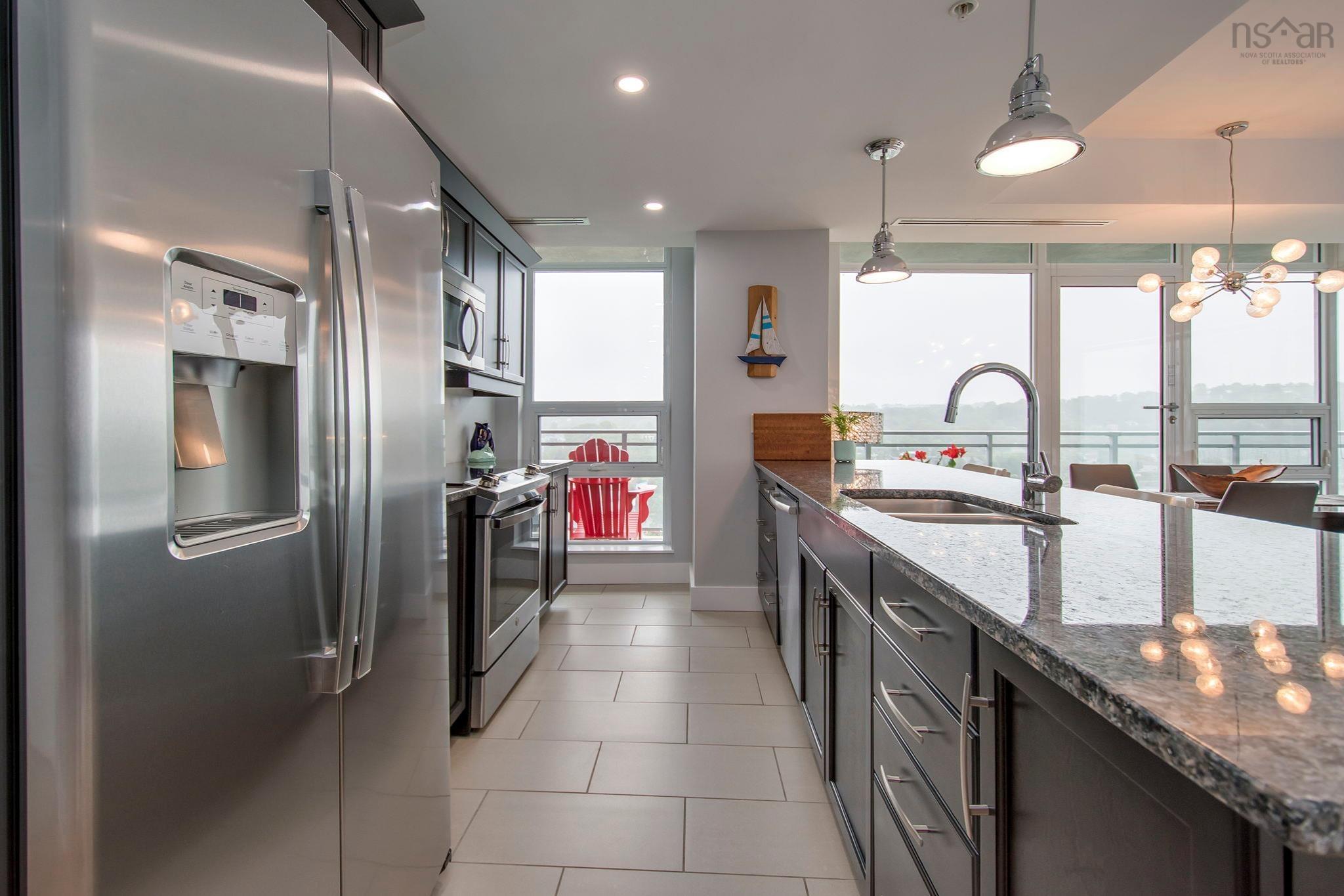 $759,900.00: 802 31 Kings Wharf Place, Dartmouth