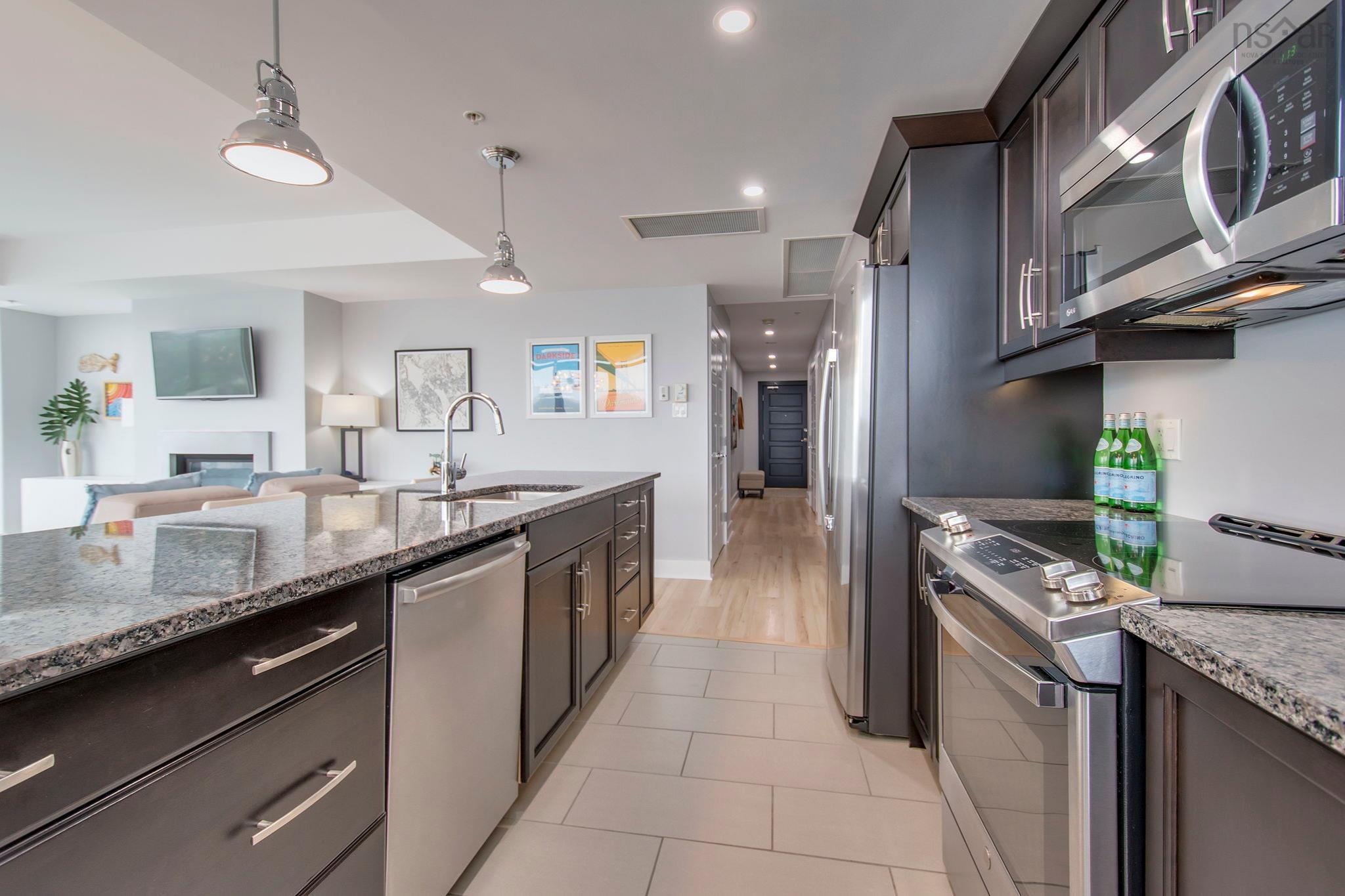 $759,900.00: 802 31 Kings Wharf Place, Dartmouth
