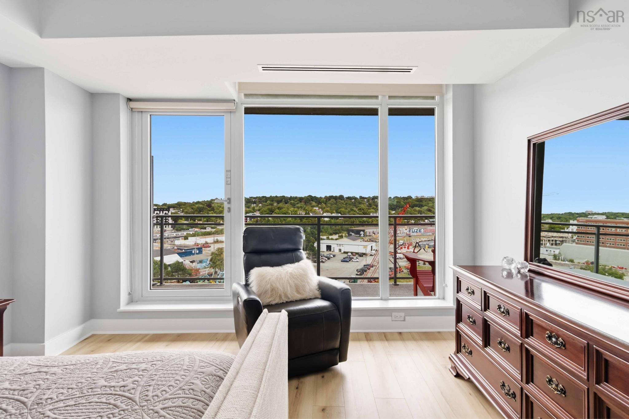 $759,900.00: 802 31 Kings Wharf Place, Dartmouth