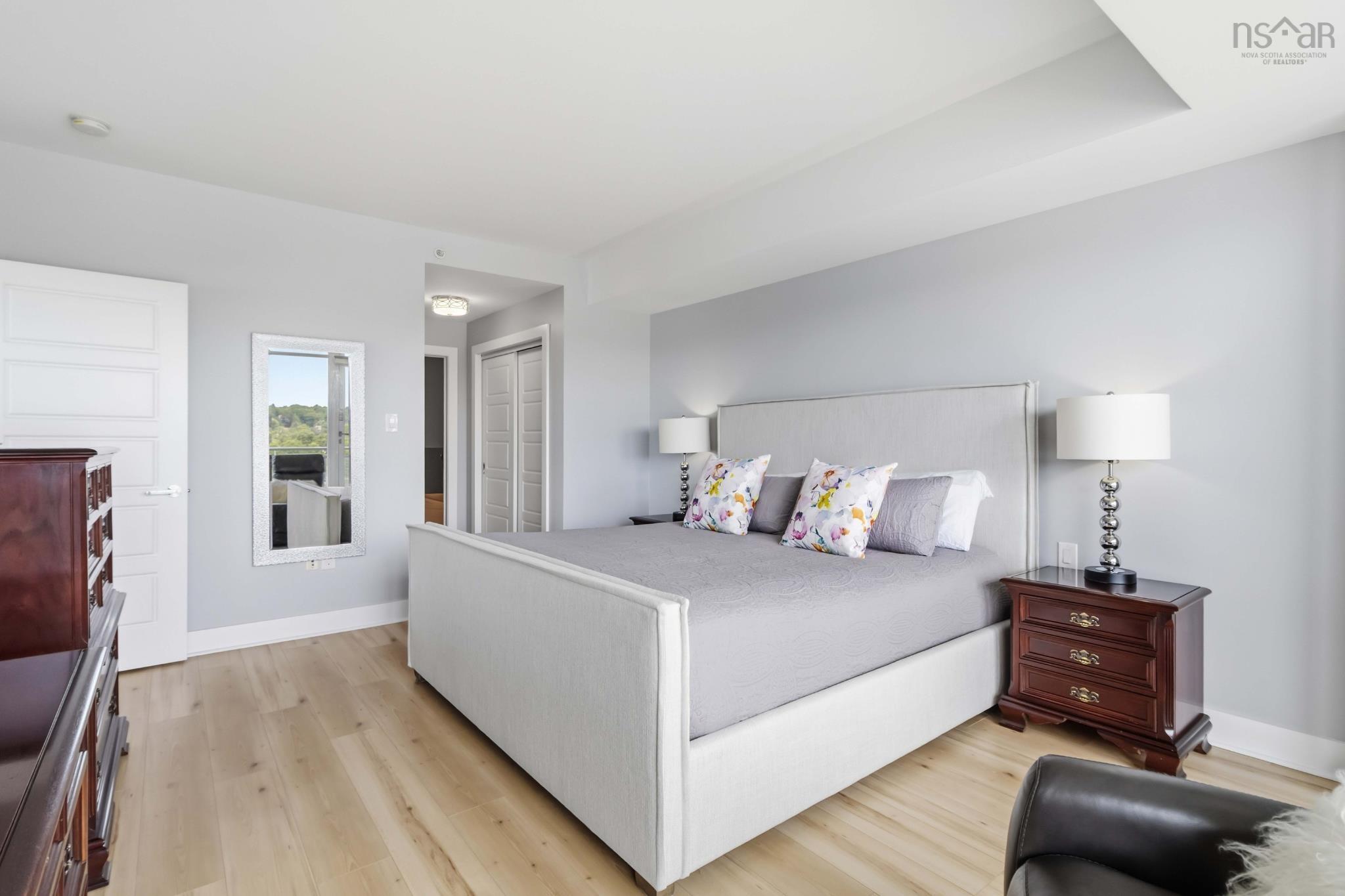 $759,900.00: 802 31 Kings Wharf Place, Dartmouth