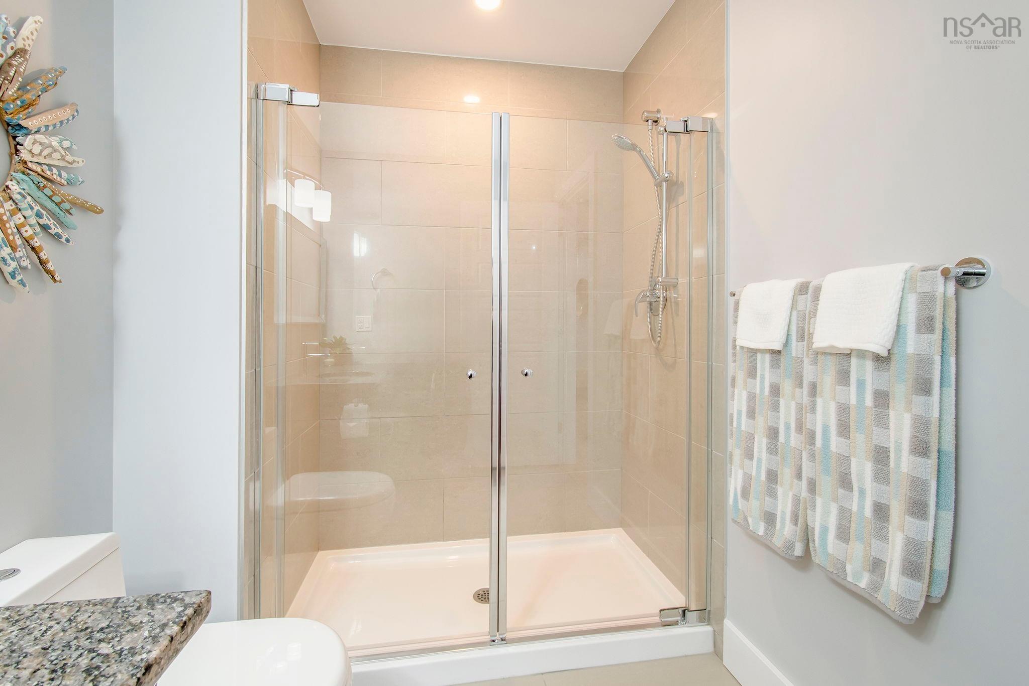 $759,900.00: 802 31 Kings Wharf Place, Dartmouth