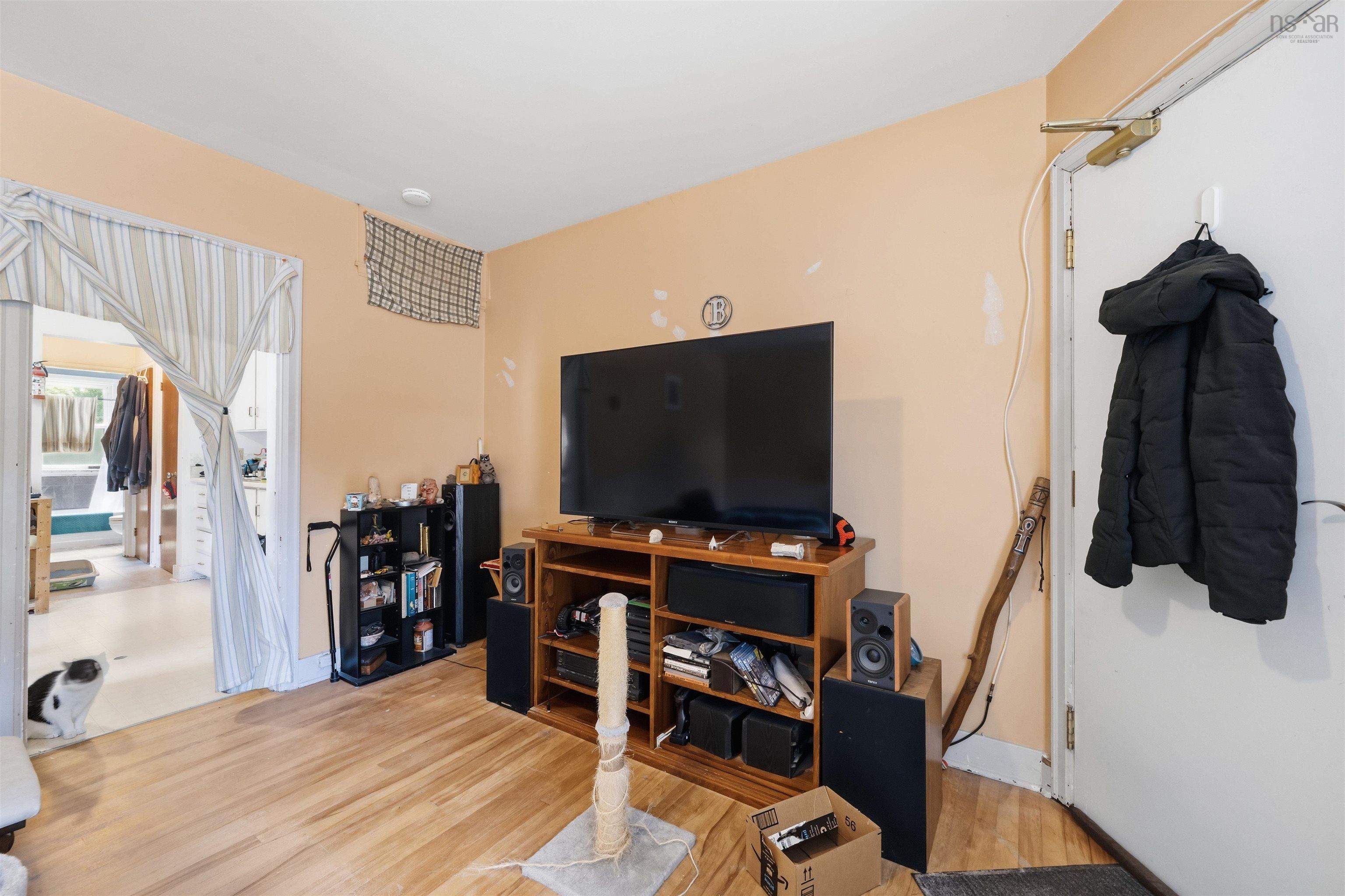 $699,900.00: 217 Victoria Road, Dartmouth