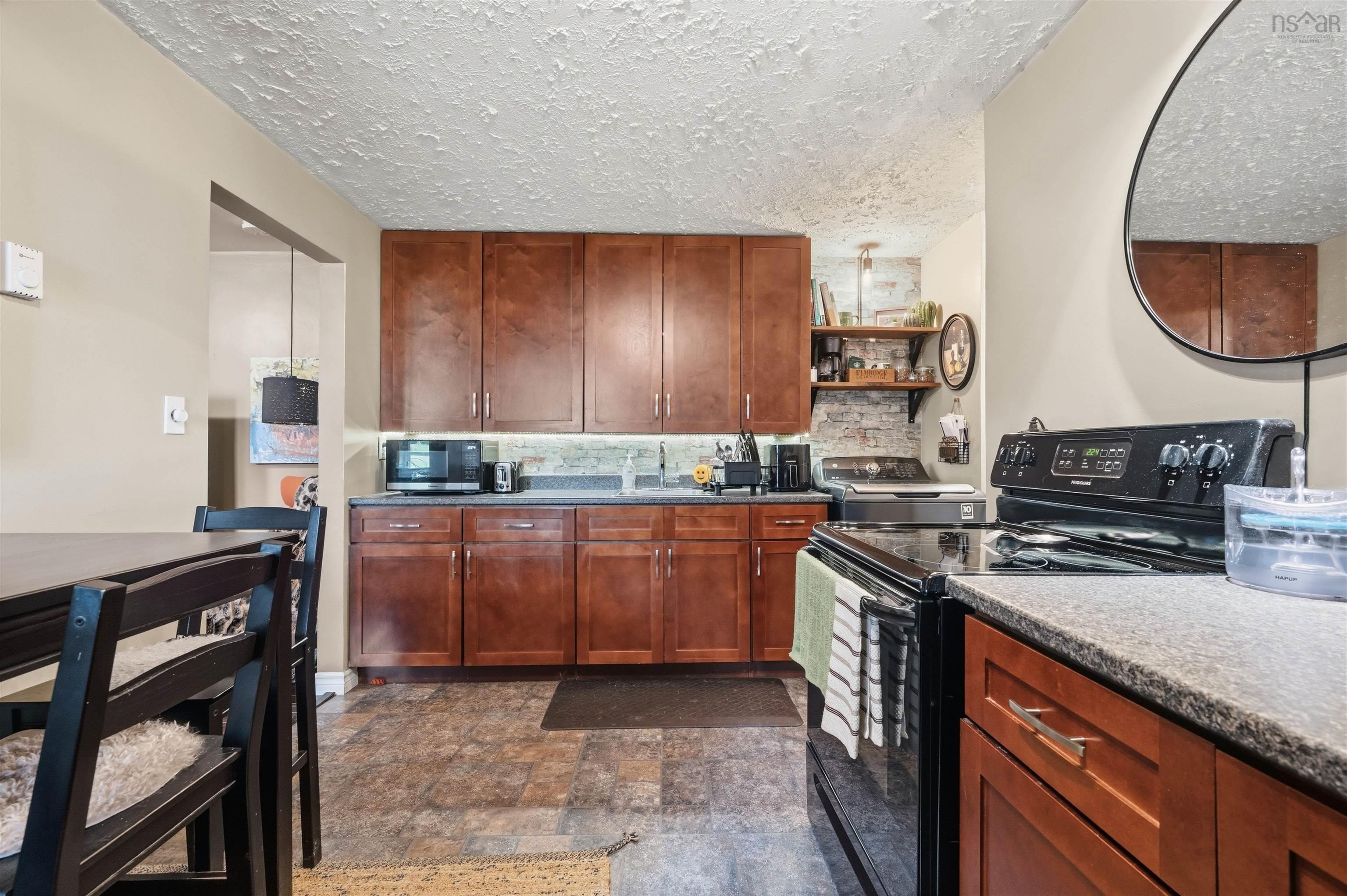 $699,900.00: 217 Victoria Road, Dartmouth