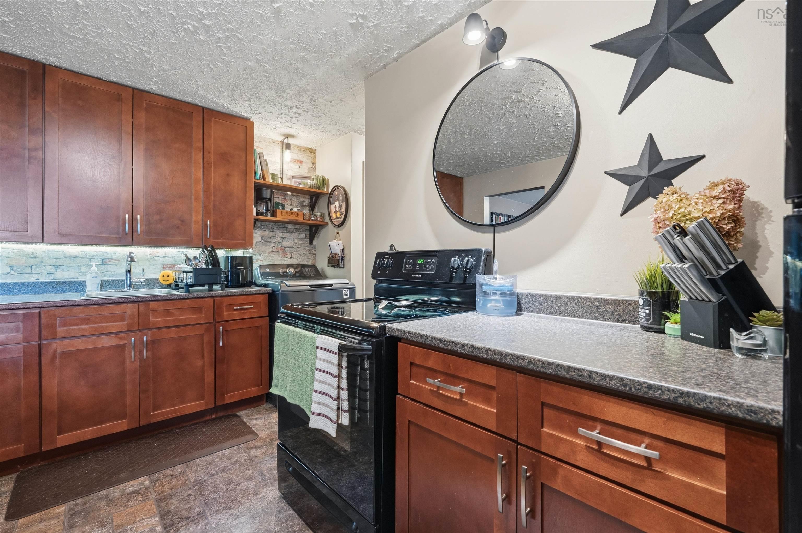$699,900.00: 217 Victoria Road, Dartmouth
