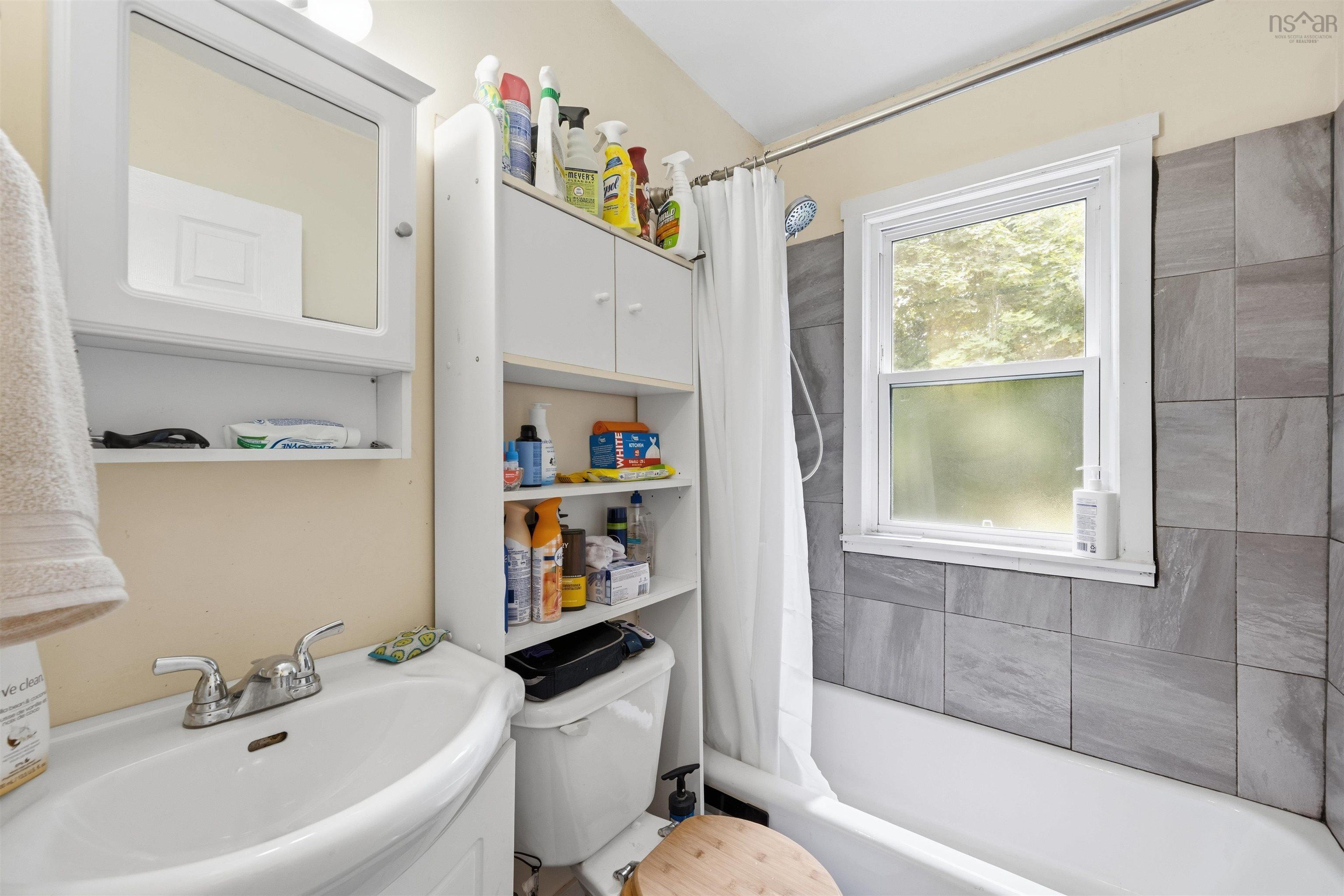 $699,900.00: 217 Victoria Road, Dartmouth